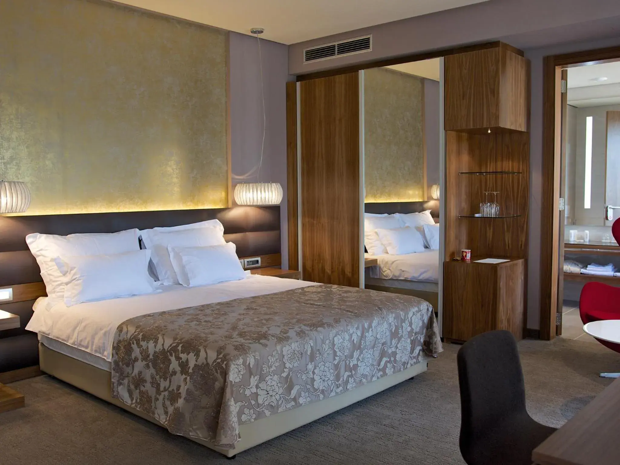 Superior Twin Room with Balcony in Atlantida Boutique Hotel Superior Twin Room with Balcony in Atlantida Boutique Hotel