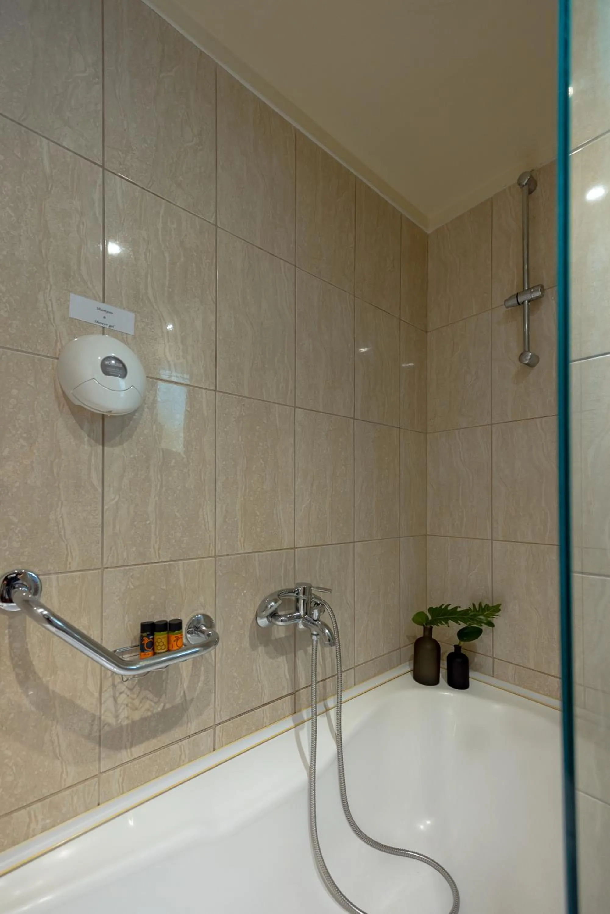 Shower in Giannoulis - Santa Marina Plaza (Adults Only)