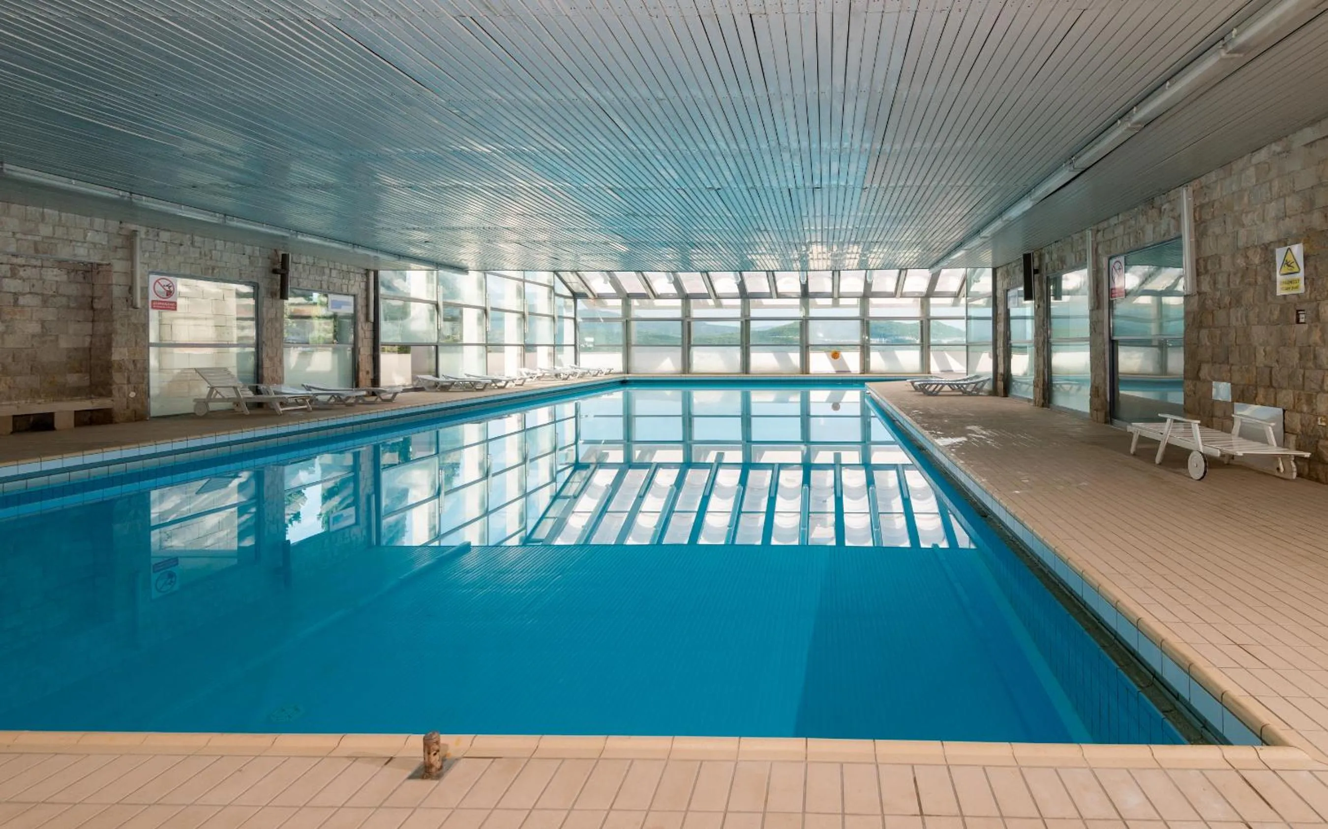 Swimming pool in Hotel Zenit Neum