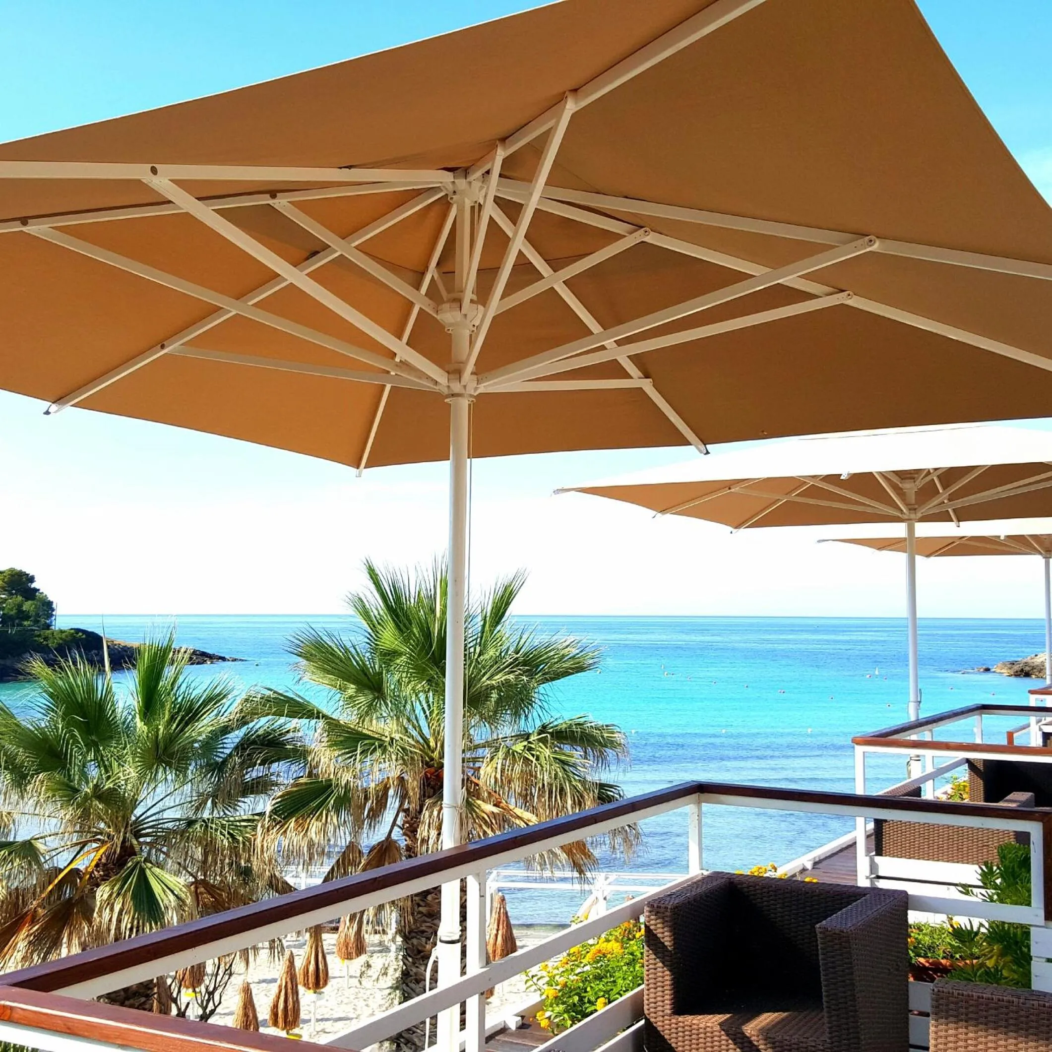 Restaurant/places to eat in Phalanthos B&B