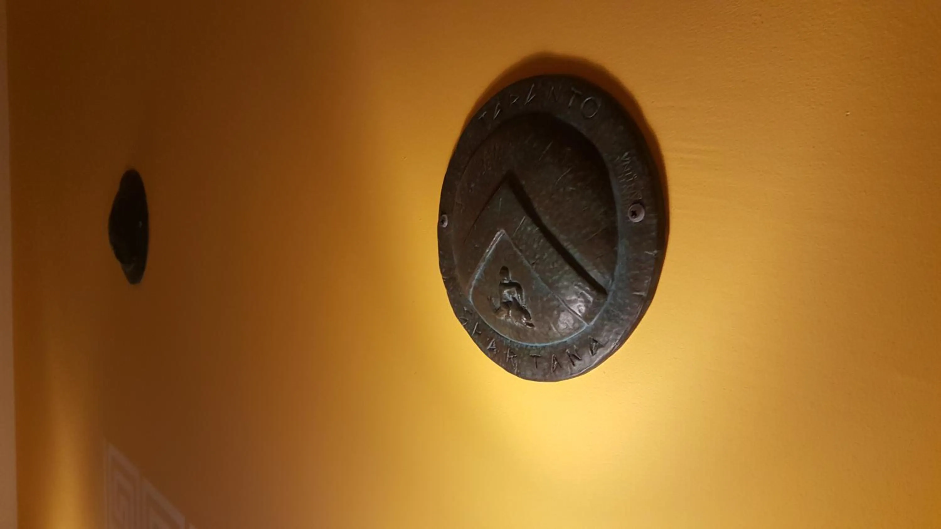 Decorative detail in Phalanthos B&B