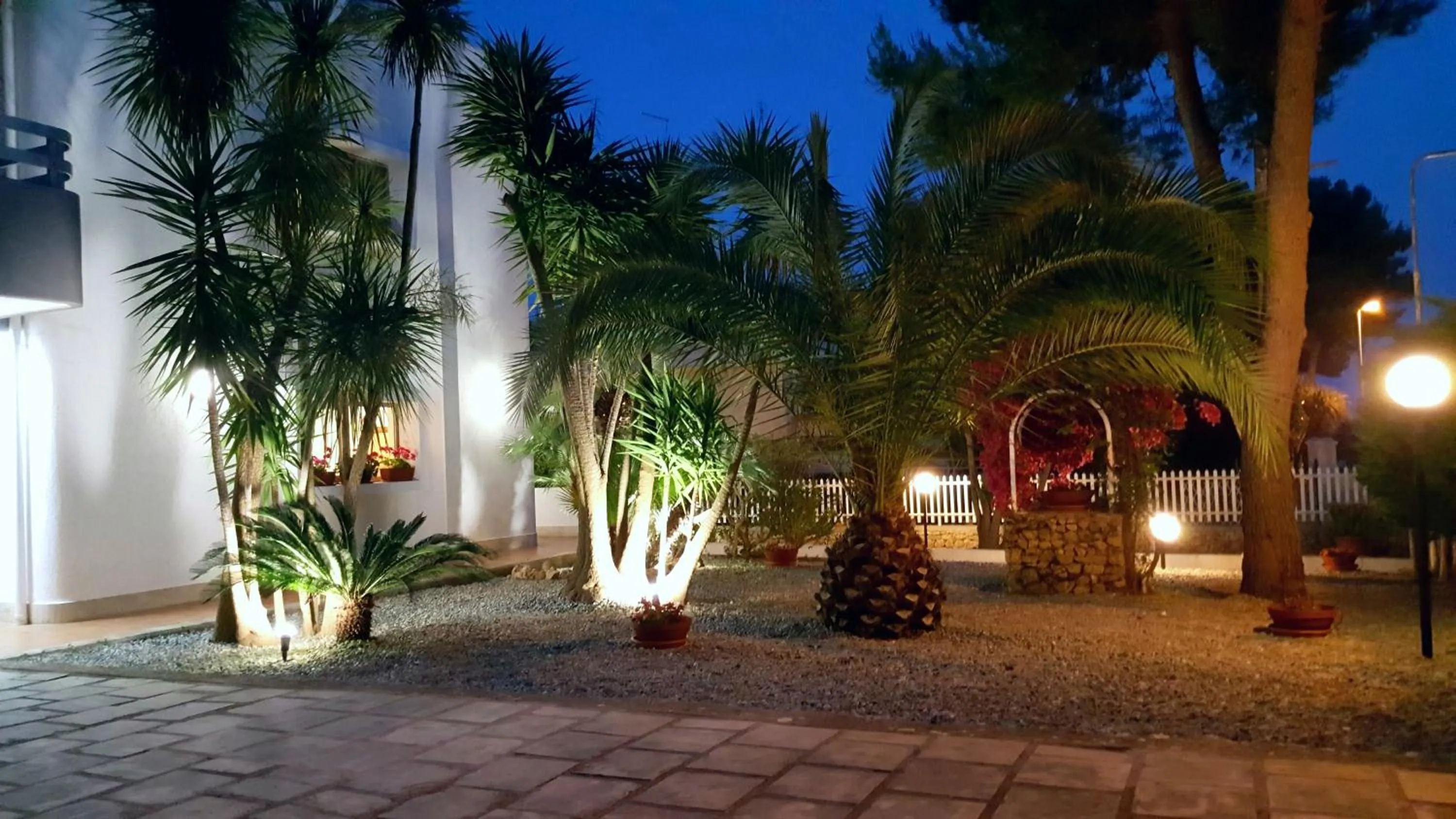 Garden in Phalanthos B&B