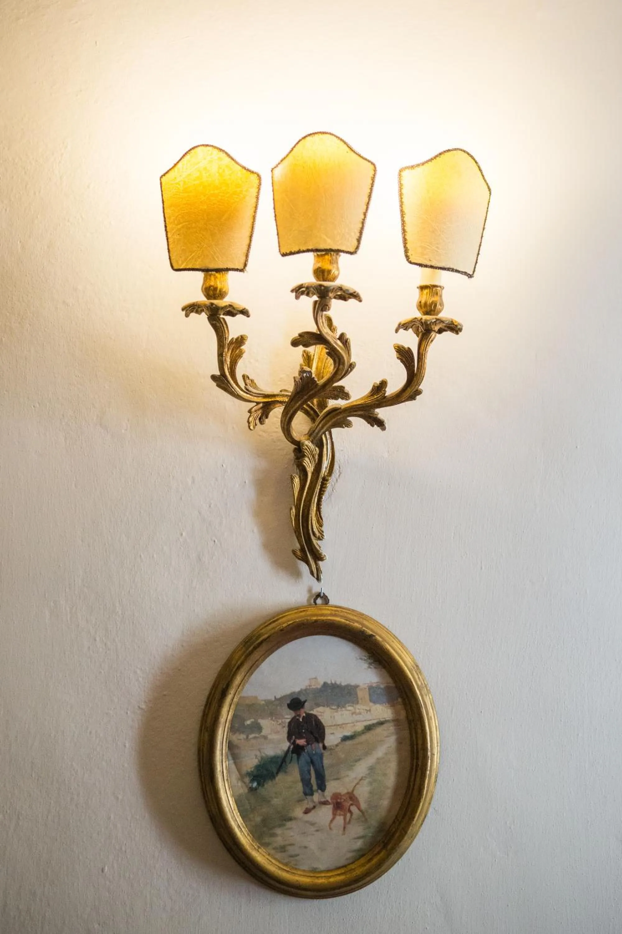 Decorative detail in Piazza Paradiso Accommodation