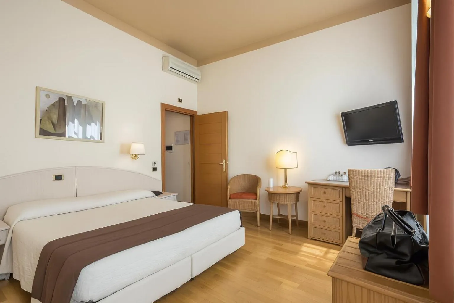 Bed in Piazza Paradiso Accommodation