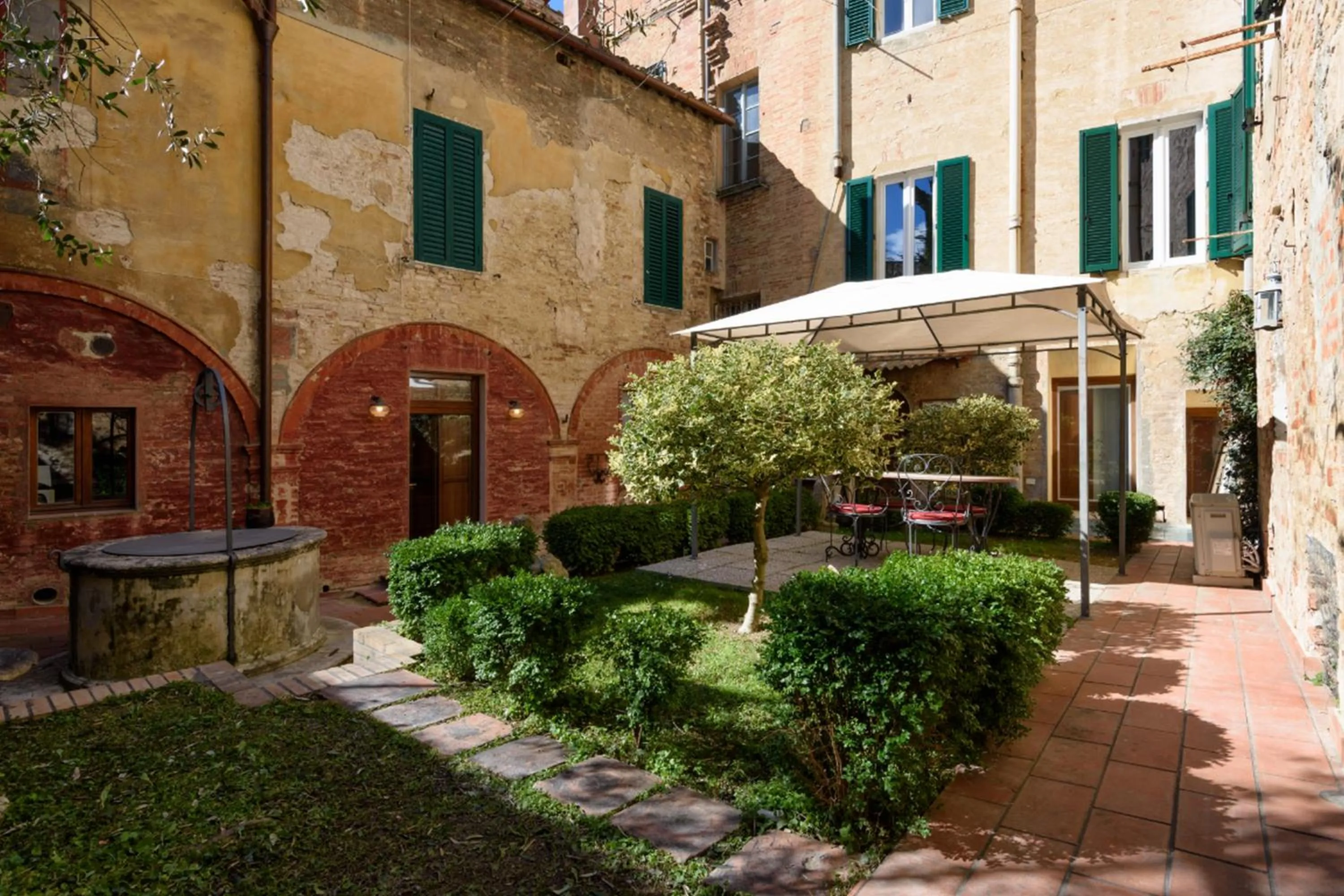Garden in Piazza Paradiso Accommodation