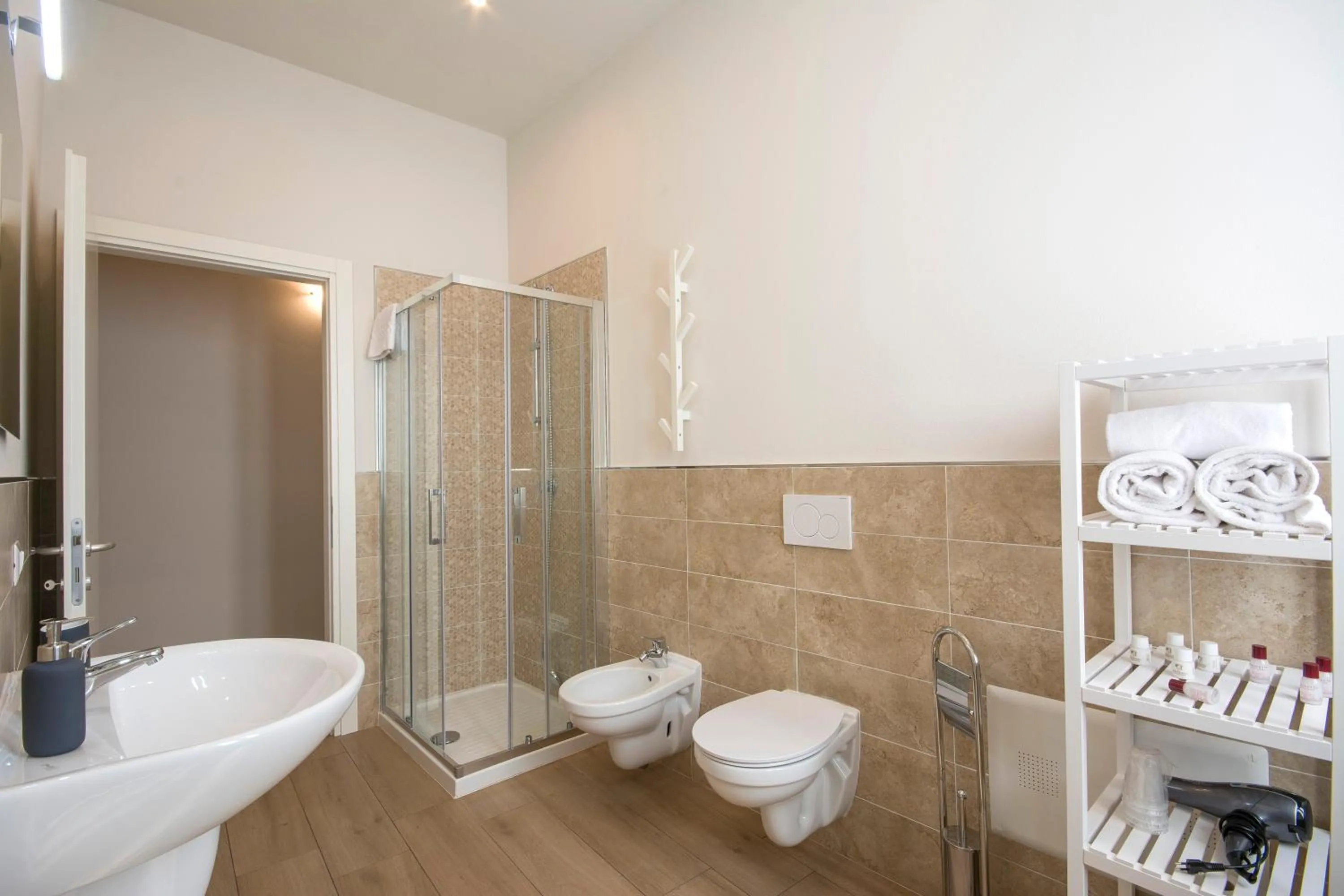 Bathroom in Piazza Paradiso Accommodation