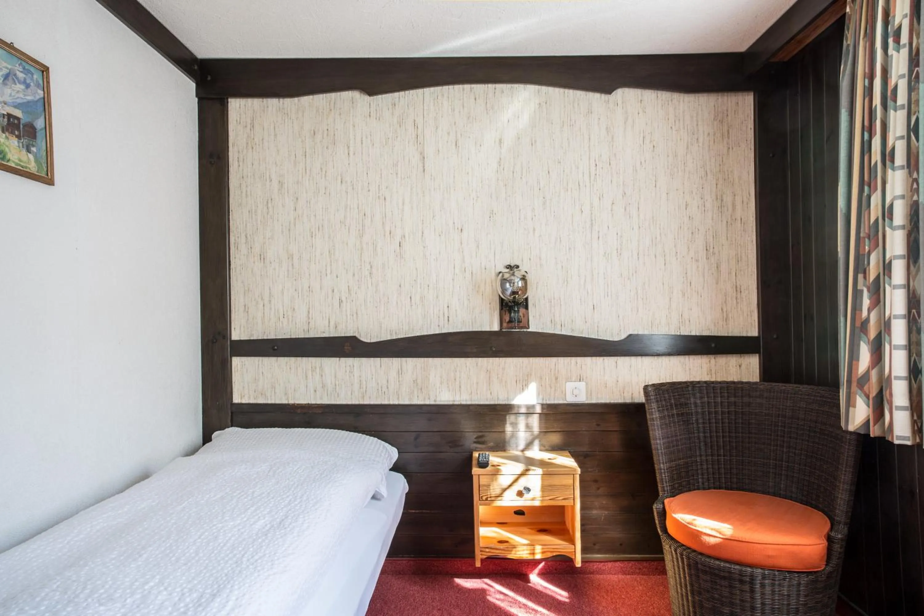 Bedroom, Bed in Hotel Burgener