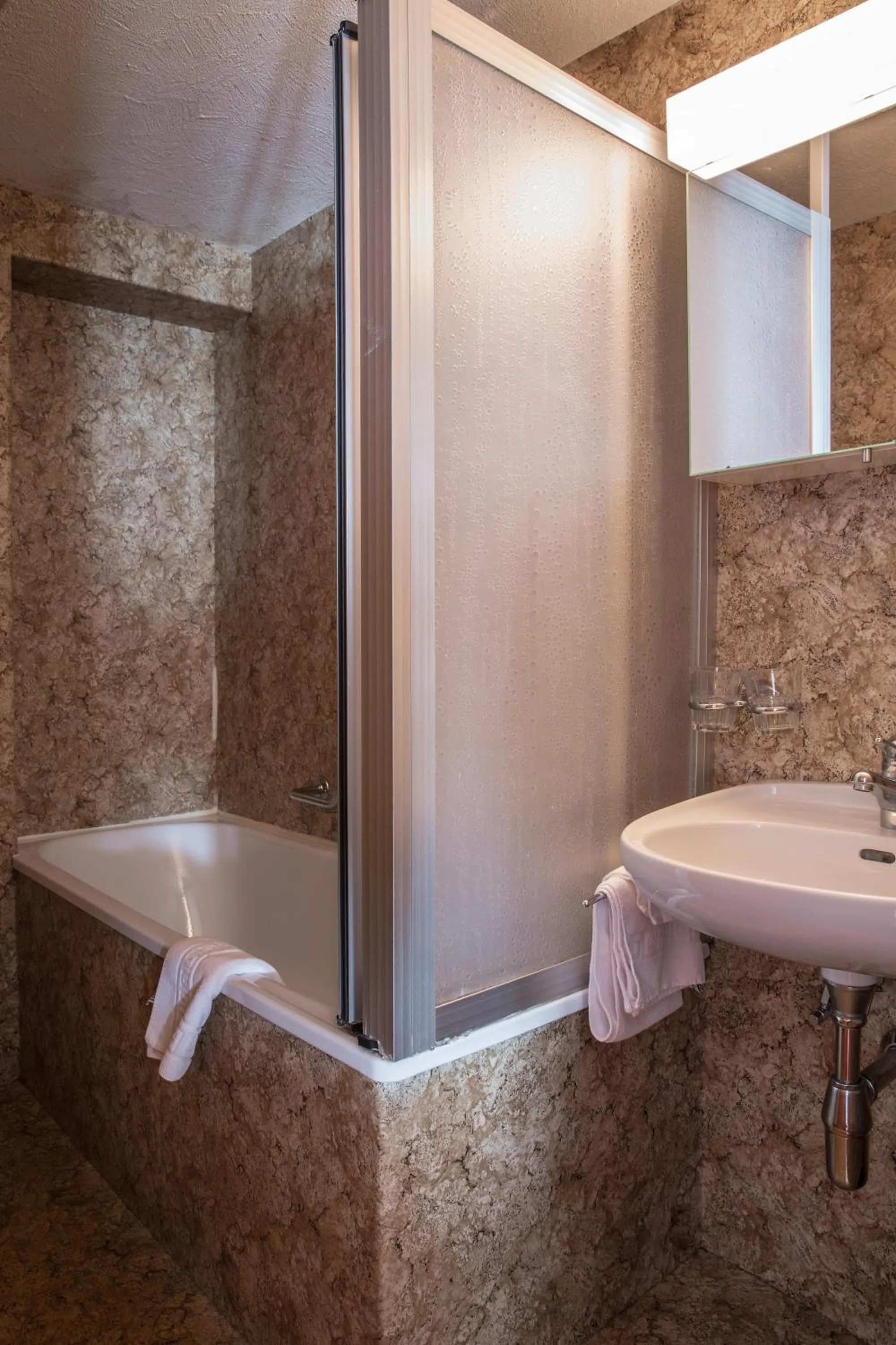 Bathroom in Hotel Burgener