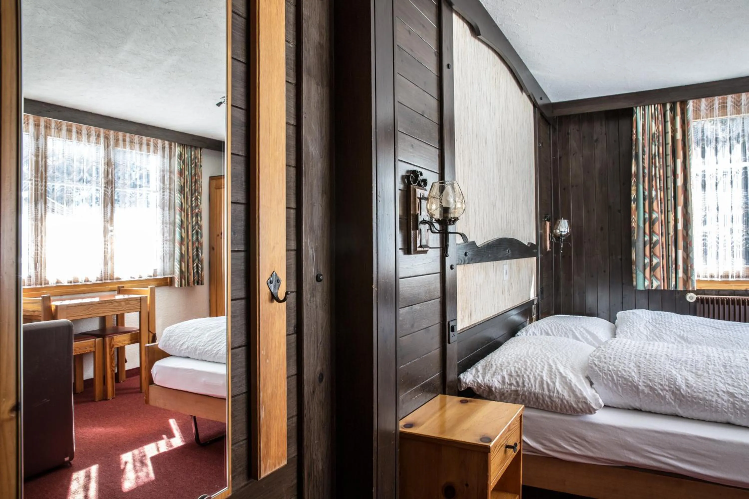 Bedroom, Bed in Hotel Burgener