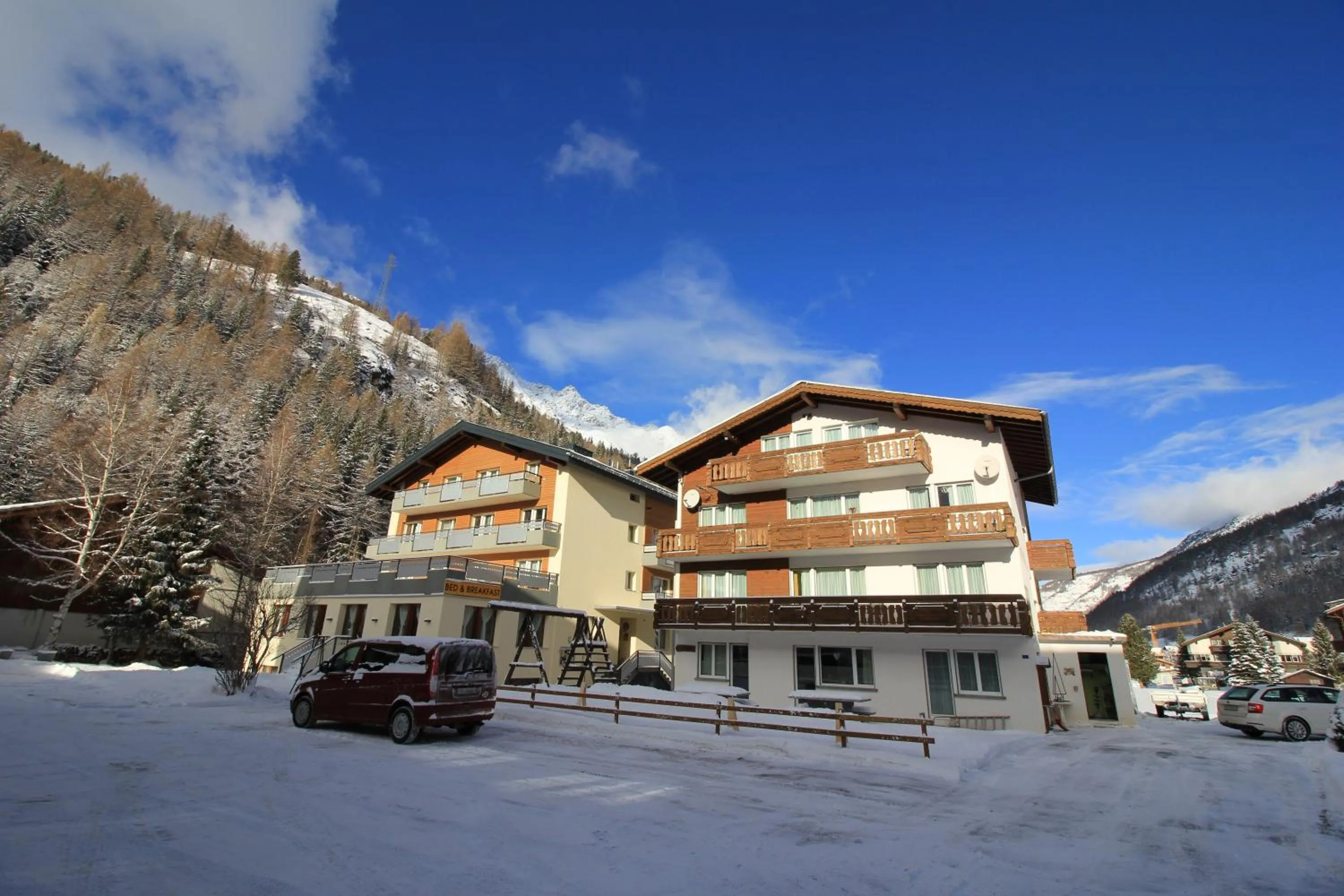 Facade/entrance in Pension Heino
