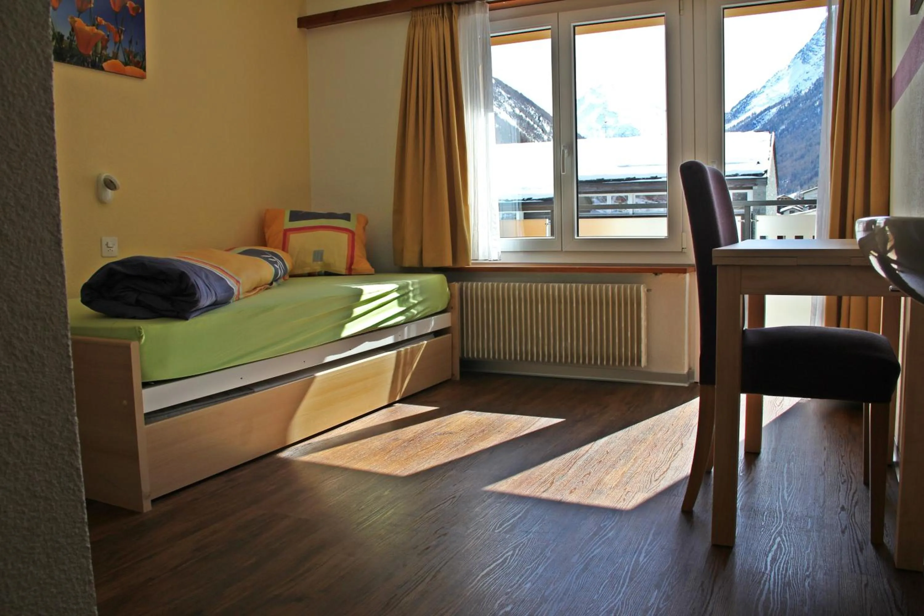 Photo of the whole room, Bed in Pension Heino