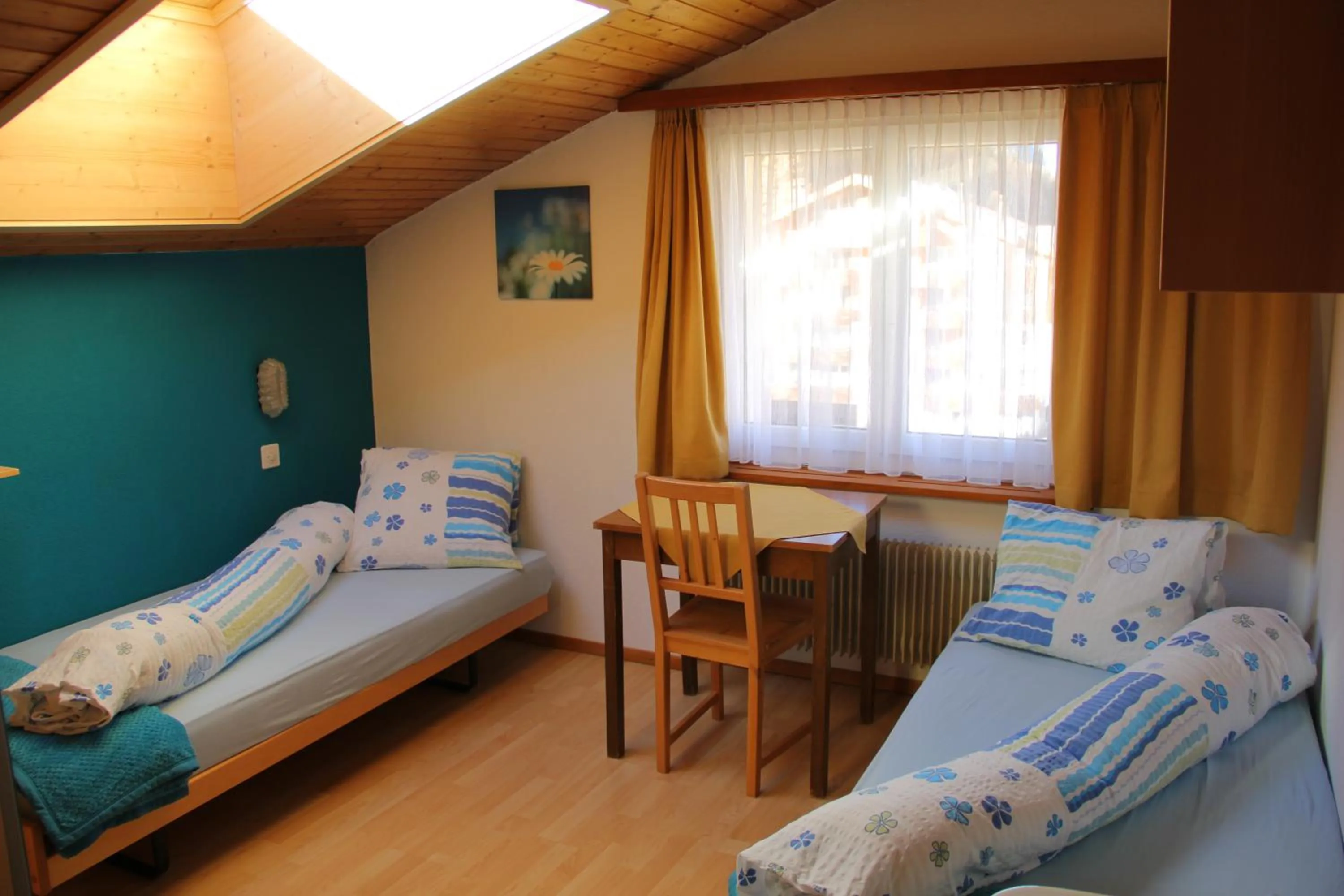 Photo of the whole room, Bed in Pension Heino