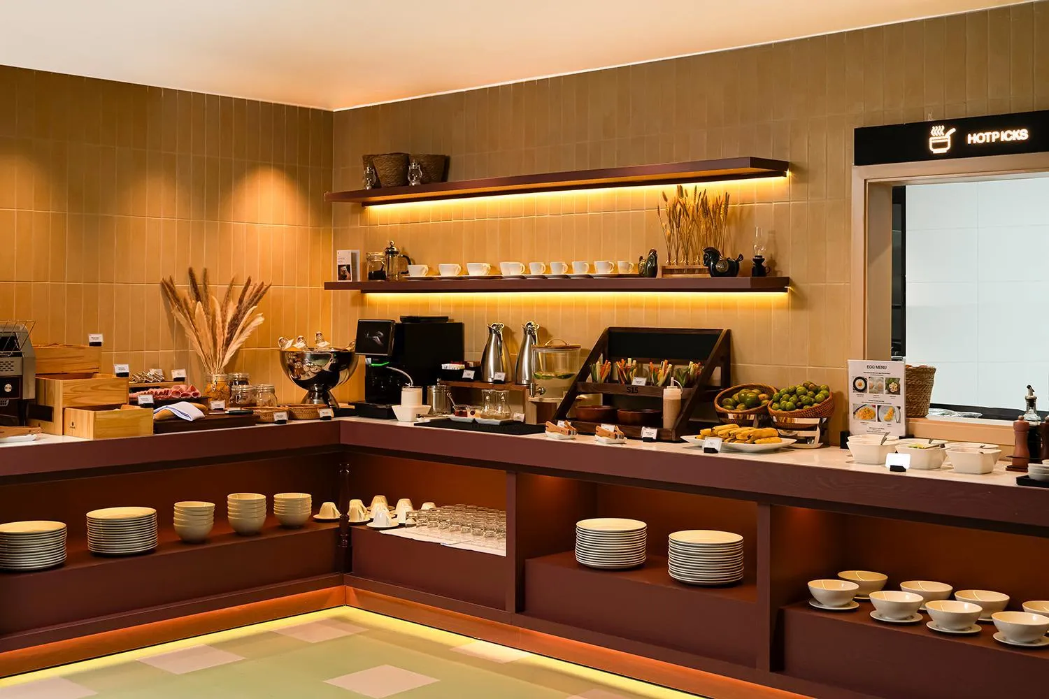 Restaurant/places to eat in M Village Hotel Kim Mã