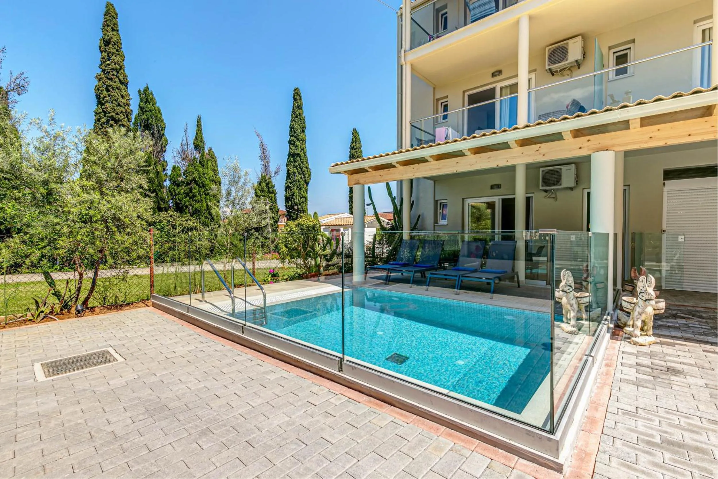 Palapart Gikas Gouvia