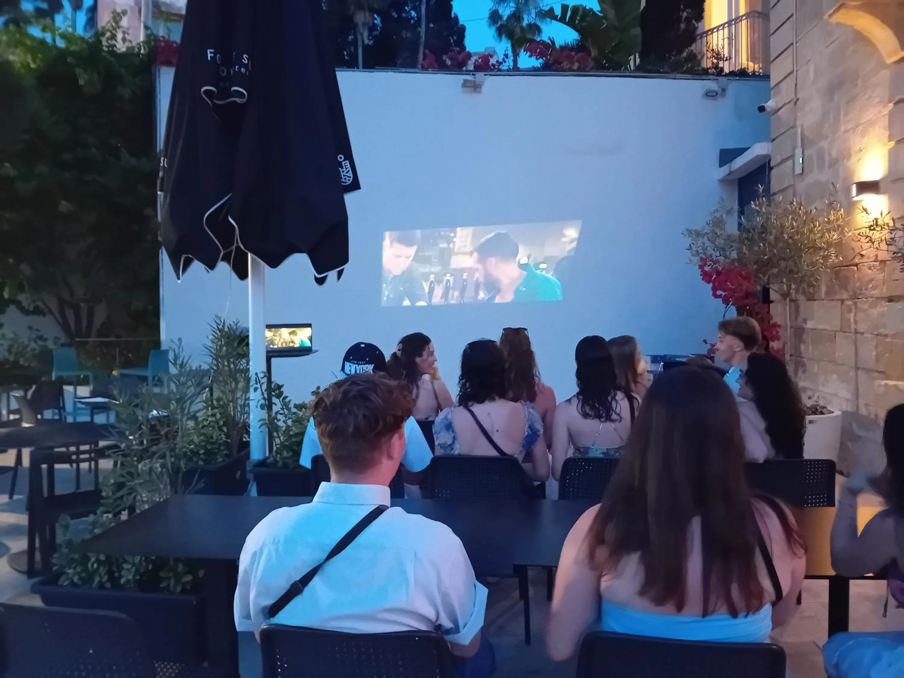 Follow the Sun Boutique Hostel - Pool, Breakfast & Sea Views