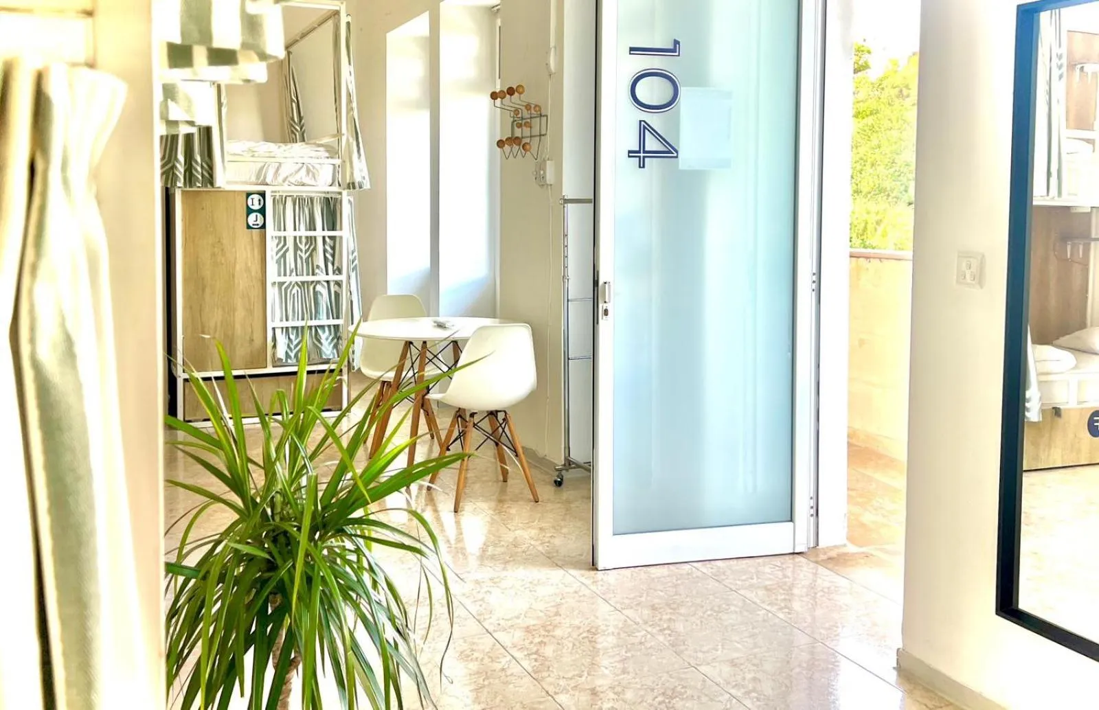 Follow the Sun Boutique Hostel - Pool, Breakfast & Sea Views