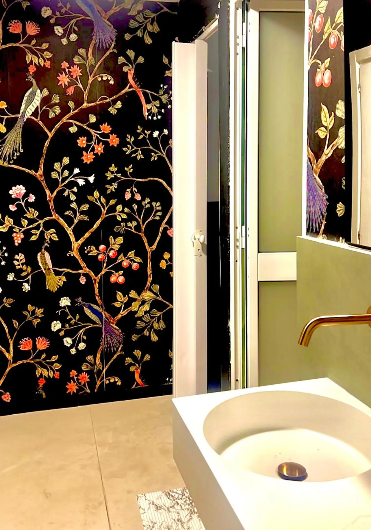 Bathroom in Follow the Sun Boutique Hostel - Pool, Breakfast & Sea Views