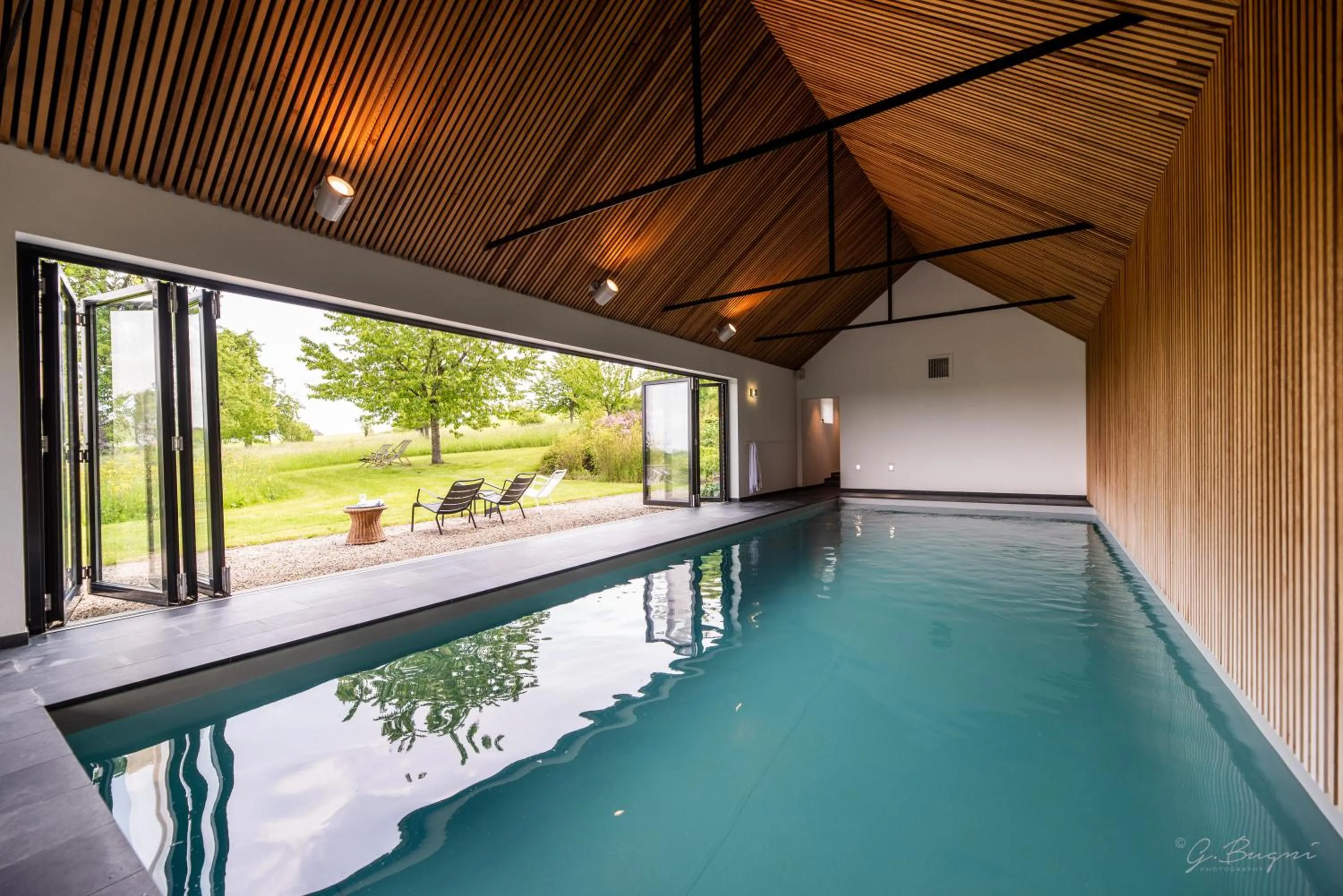 Swimming pool in côté verger B&B