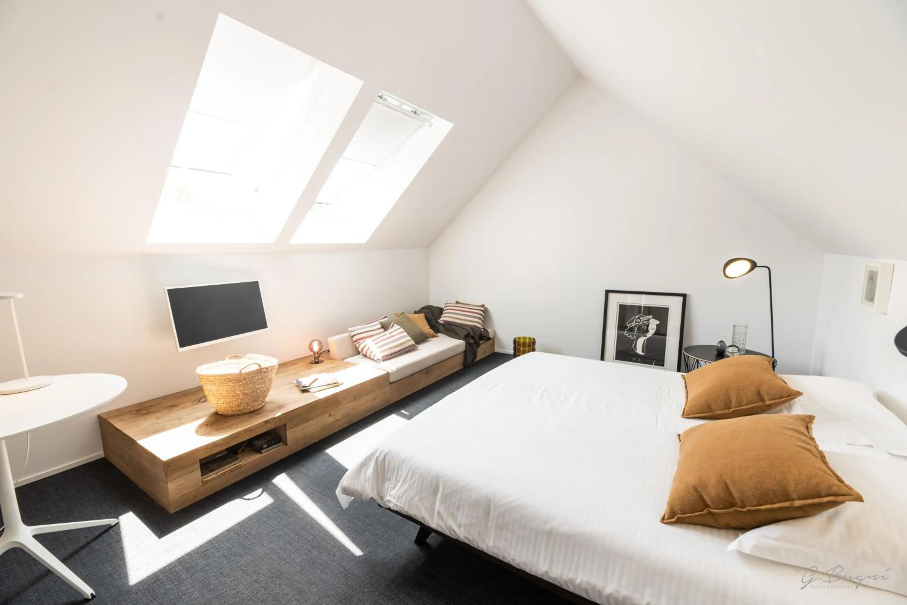 Communal lounge/ TV room, Bed in côté verger B&B