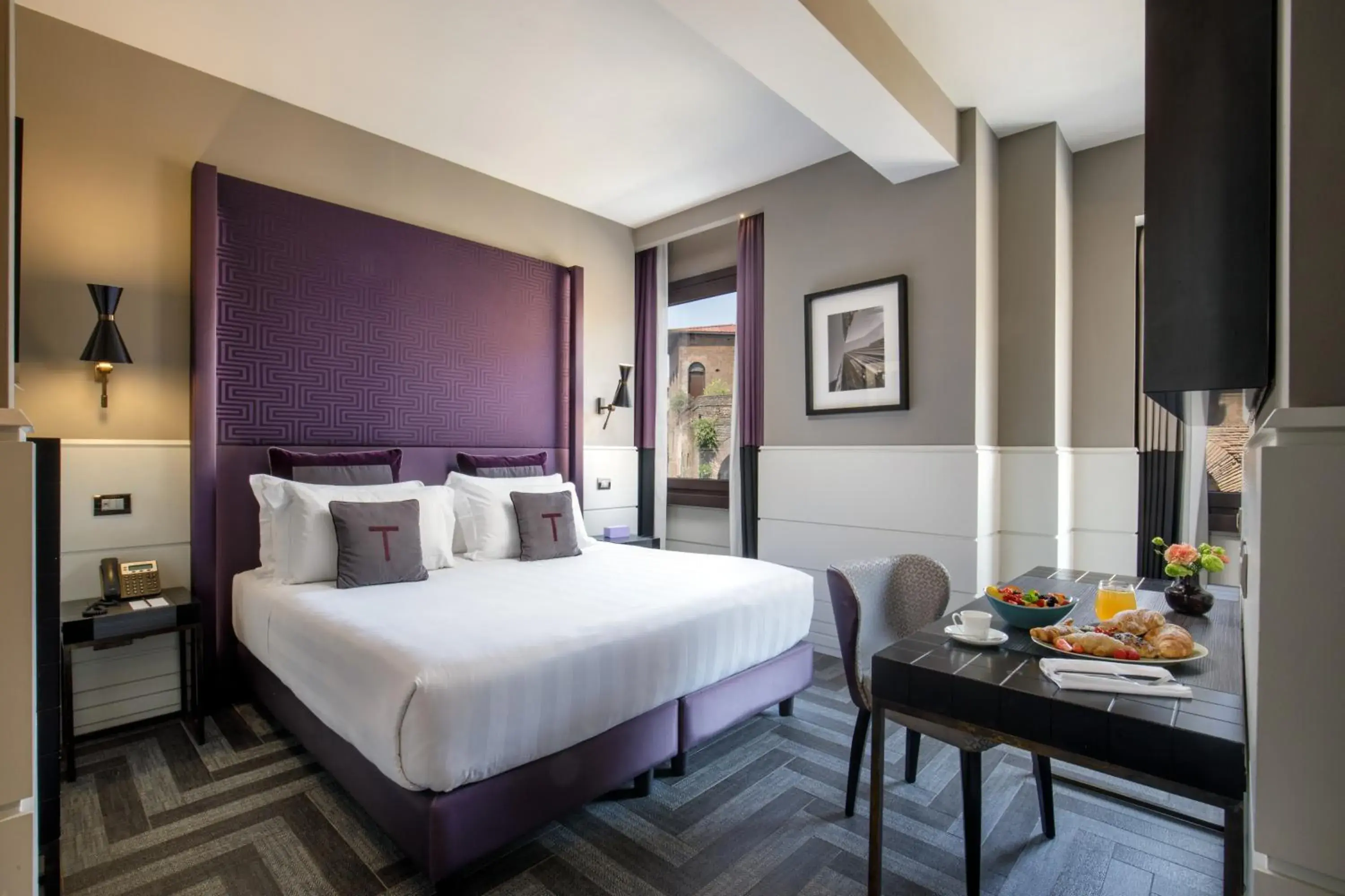 Photo of the whole room, Bed in The Tribune, part of JdV by Hyatt Photo of the whole room, Bed in The Tribune, part of JdV by Hyatt