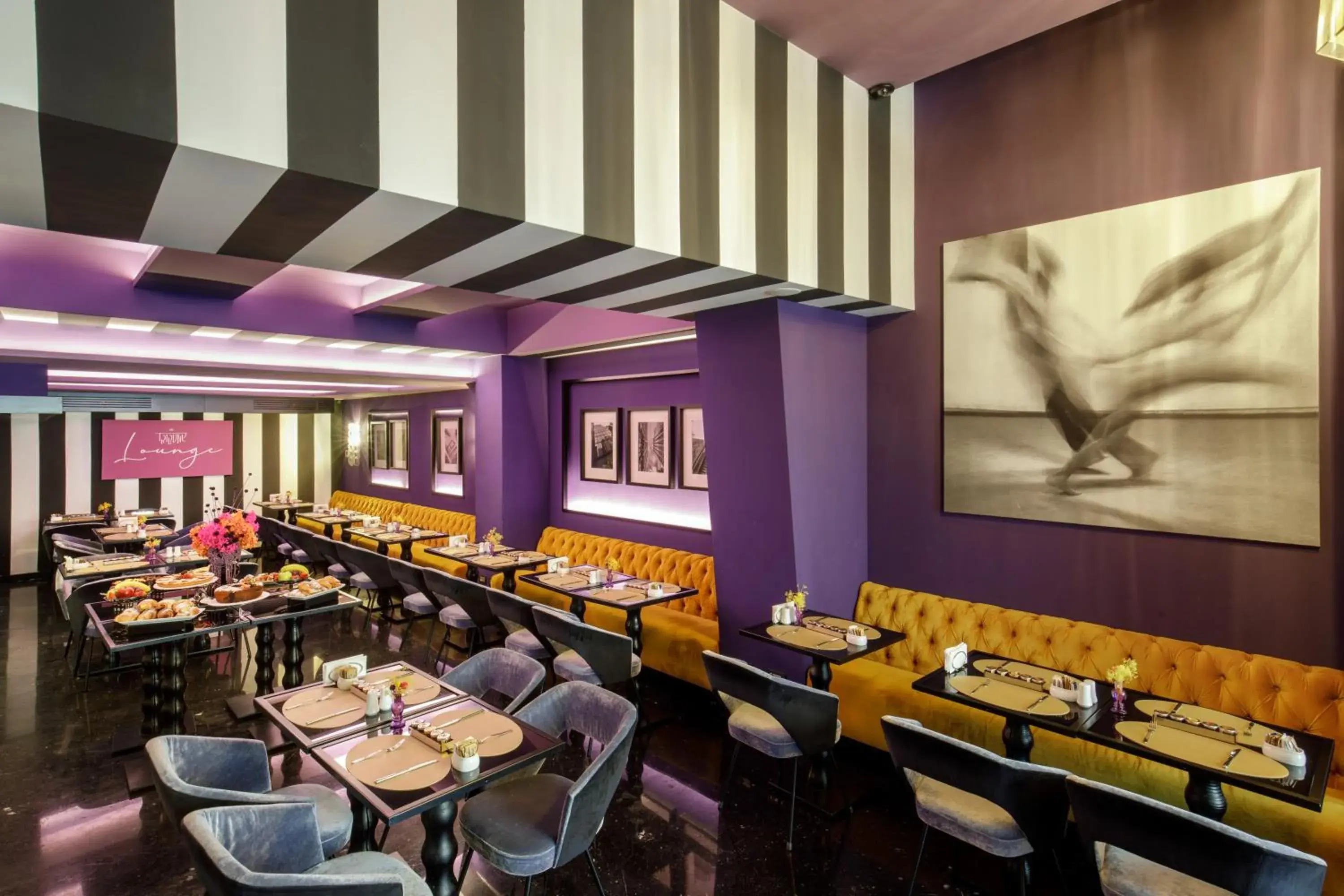 Continental breakfast in The Tribune, part of JdV by Hyatt Continental breakfast in The Tribune, part of JdV by Hyatt