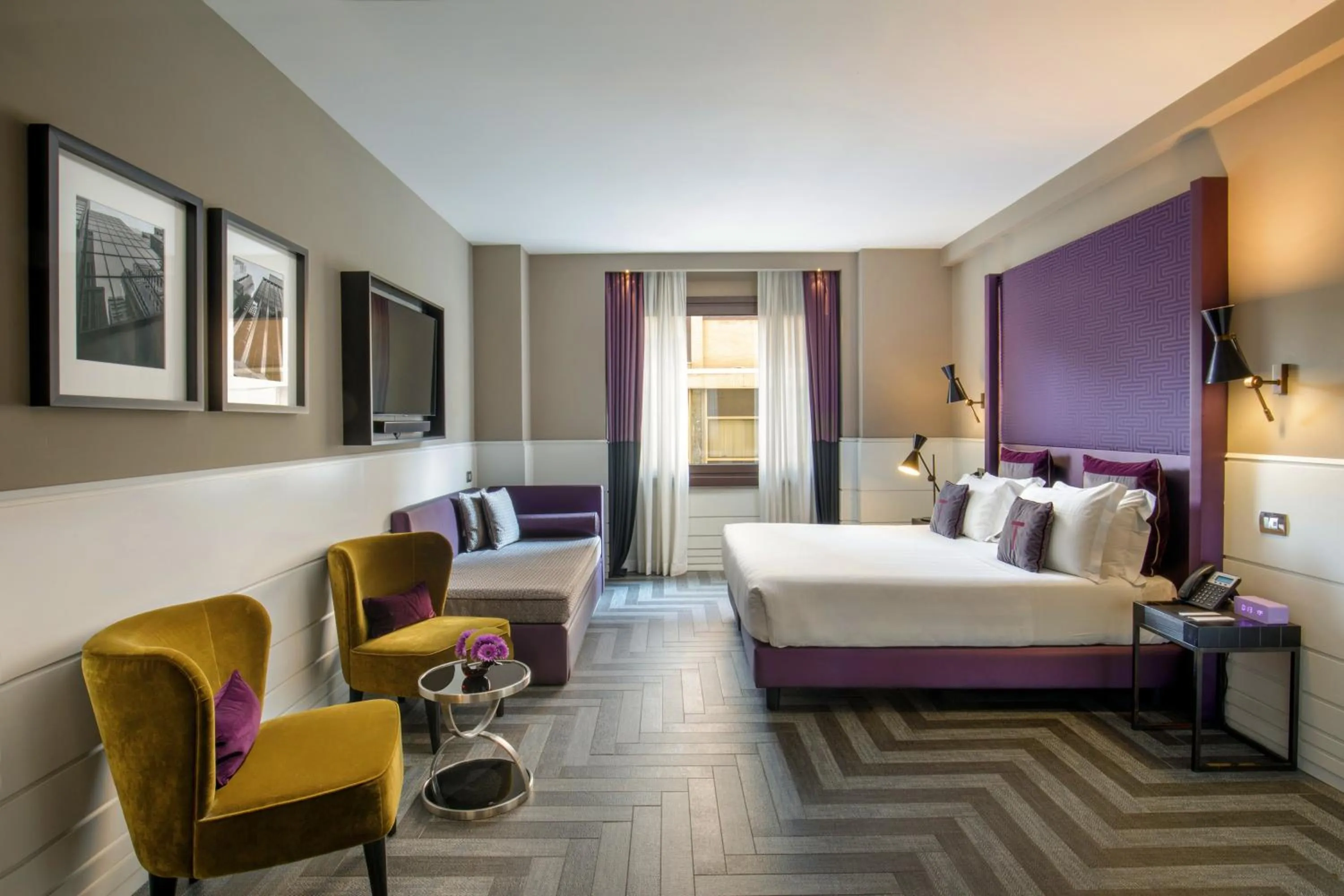 Photo of the whole room, Bed in The Tribune, part of JdV by Hyatt