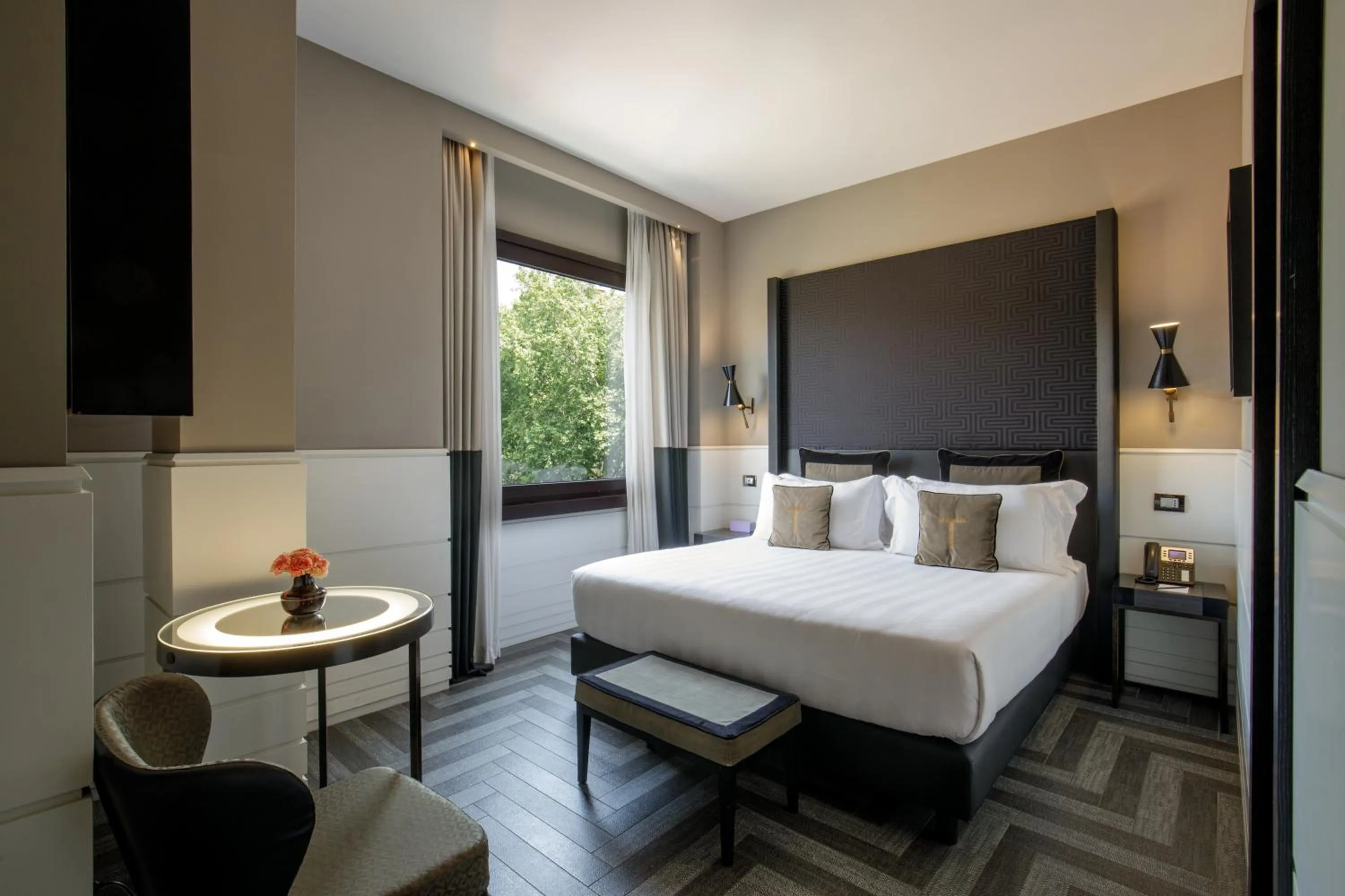 Bedroom, Bed in The Tribune, part of JdV by Hyatt