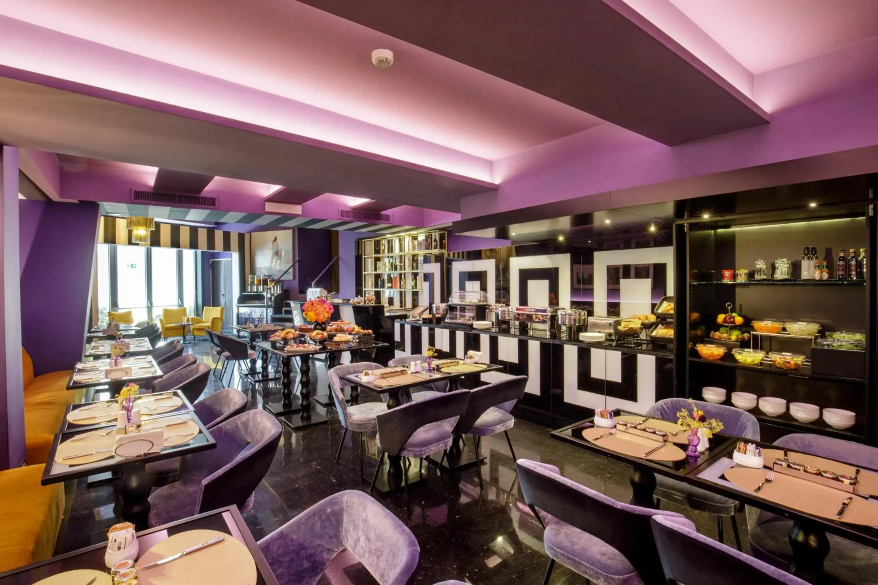 Breakfast in The Tribune, part of JdV by Hyatt Breakfast in The Tribune, part of JdV by Hyatt