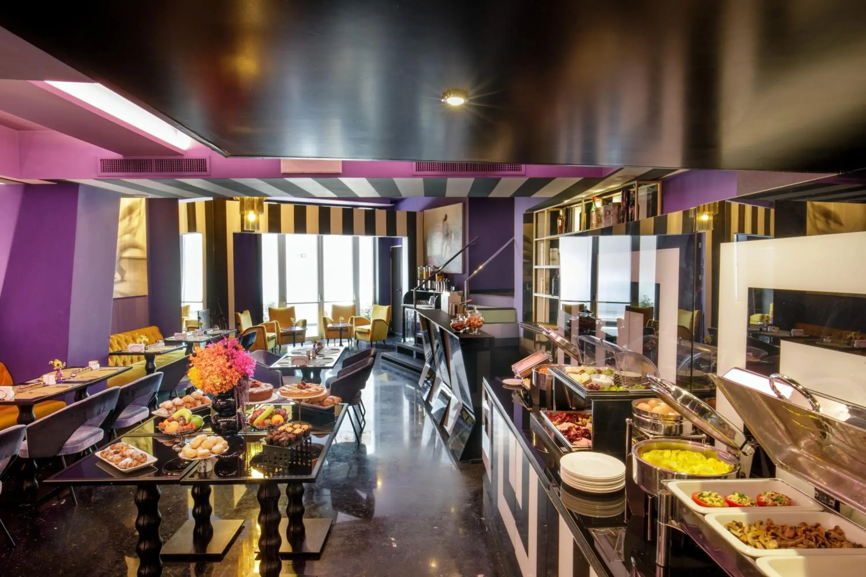 Breakfast in The Tribune, part of JdV by Hyatt Breakfast in The Tribune, part of JdV by Hyatt