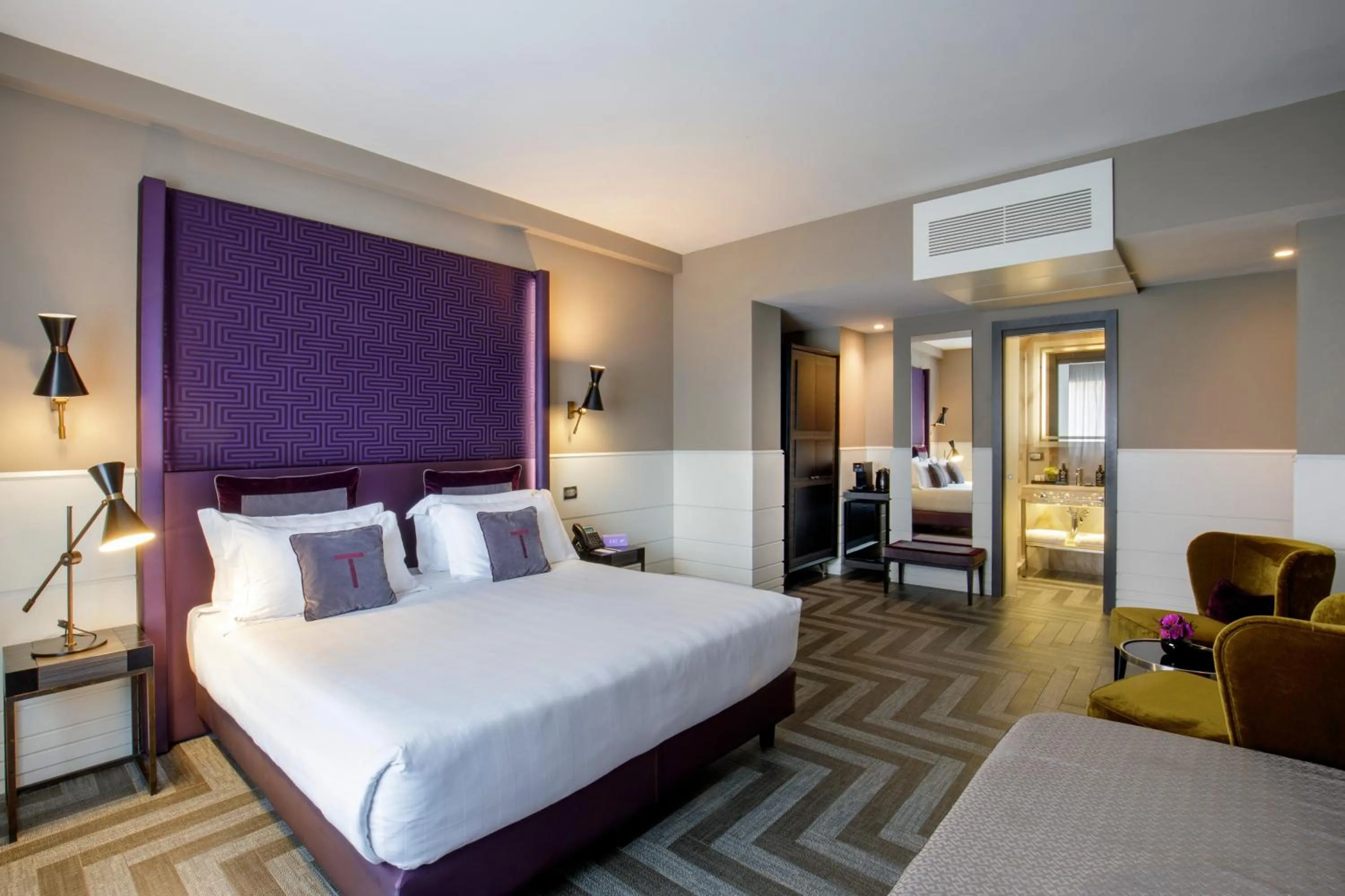 Photo of the whole room, Bed in The Tribune, part of JdV by Hyatt