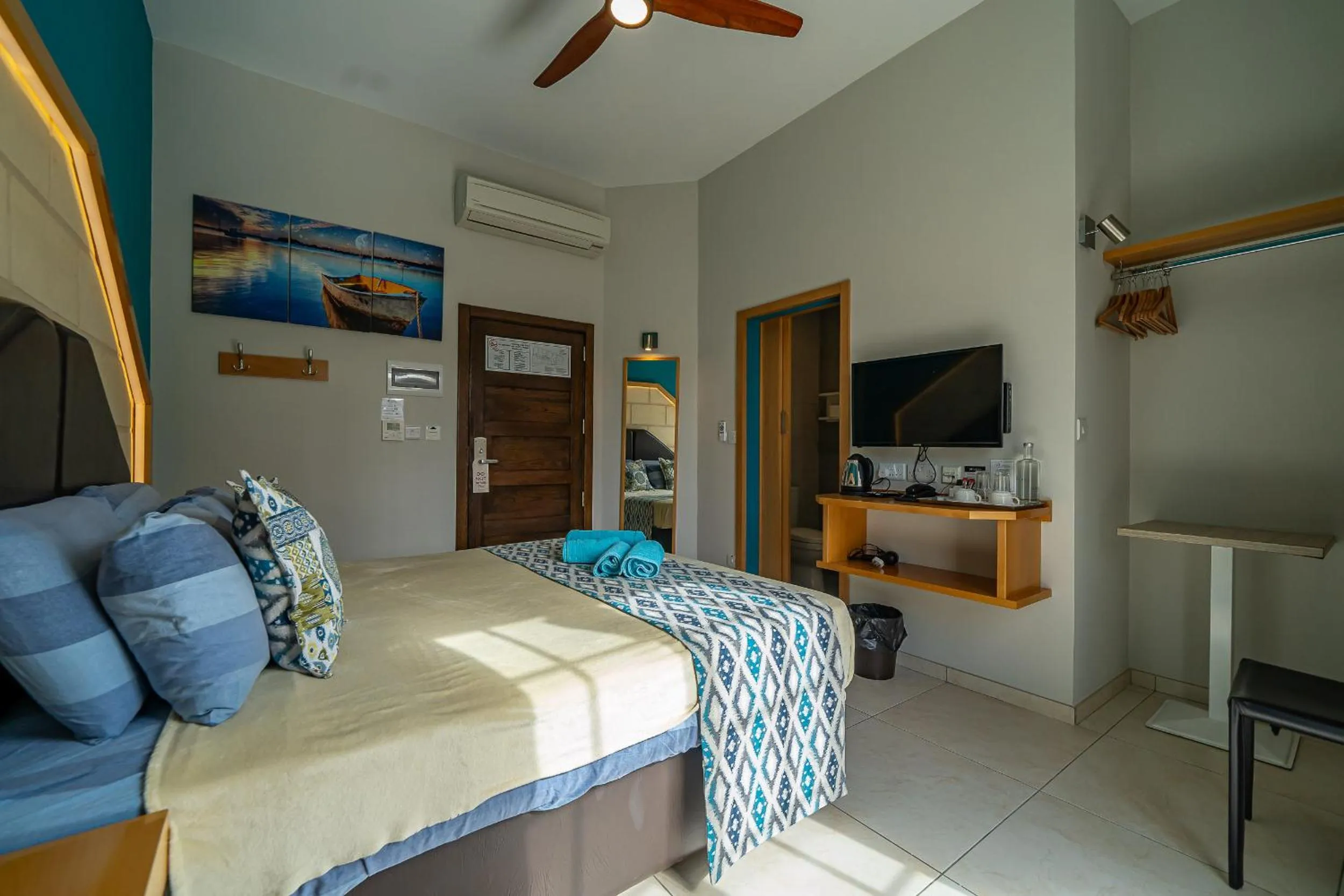 Photo of the whole room, Bed in Il-Logga Boutique Hotel