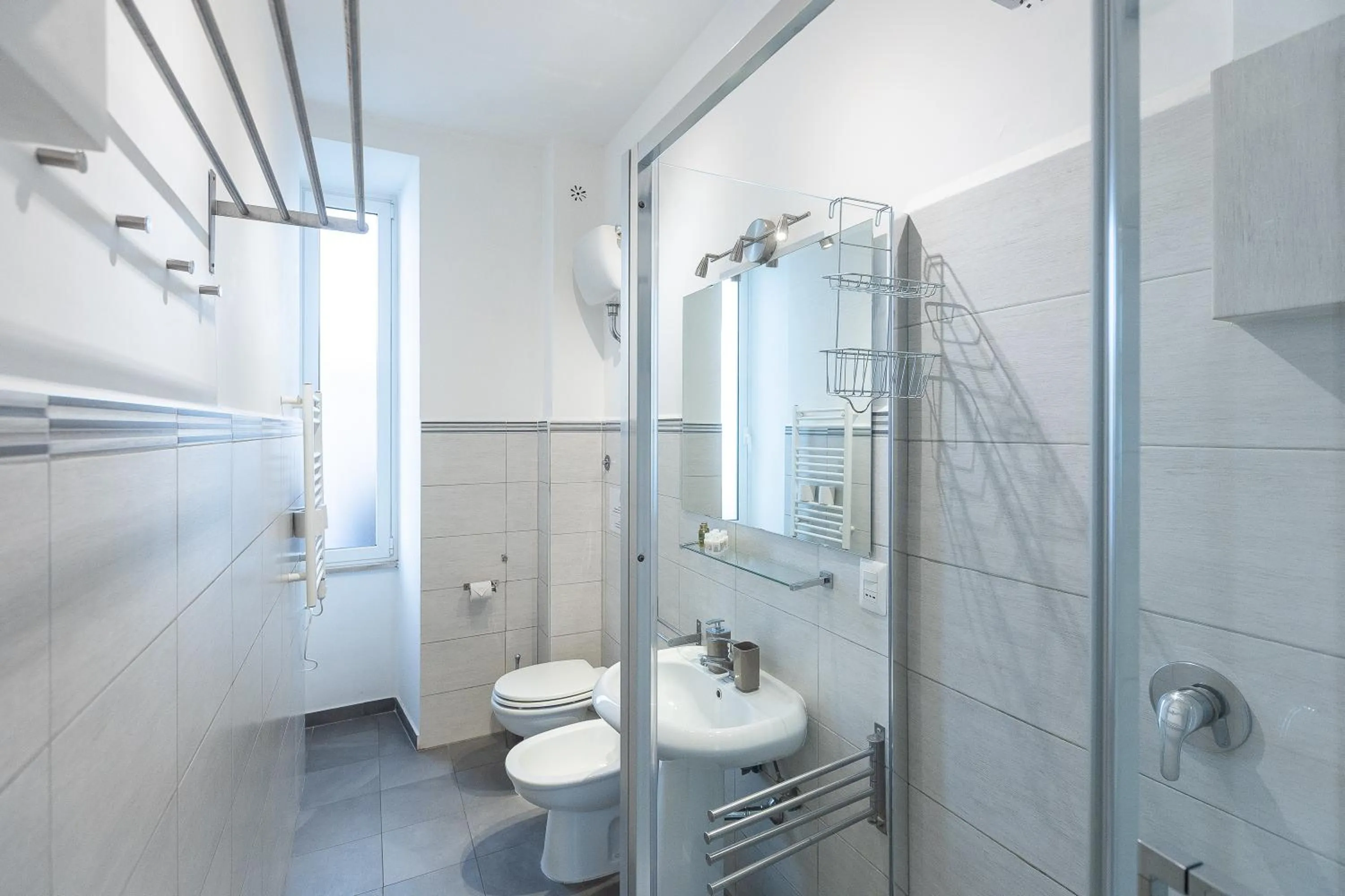 Shower in Piazza Navona Lovely Apartment
