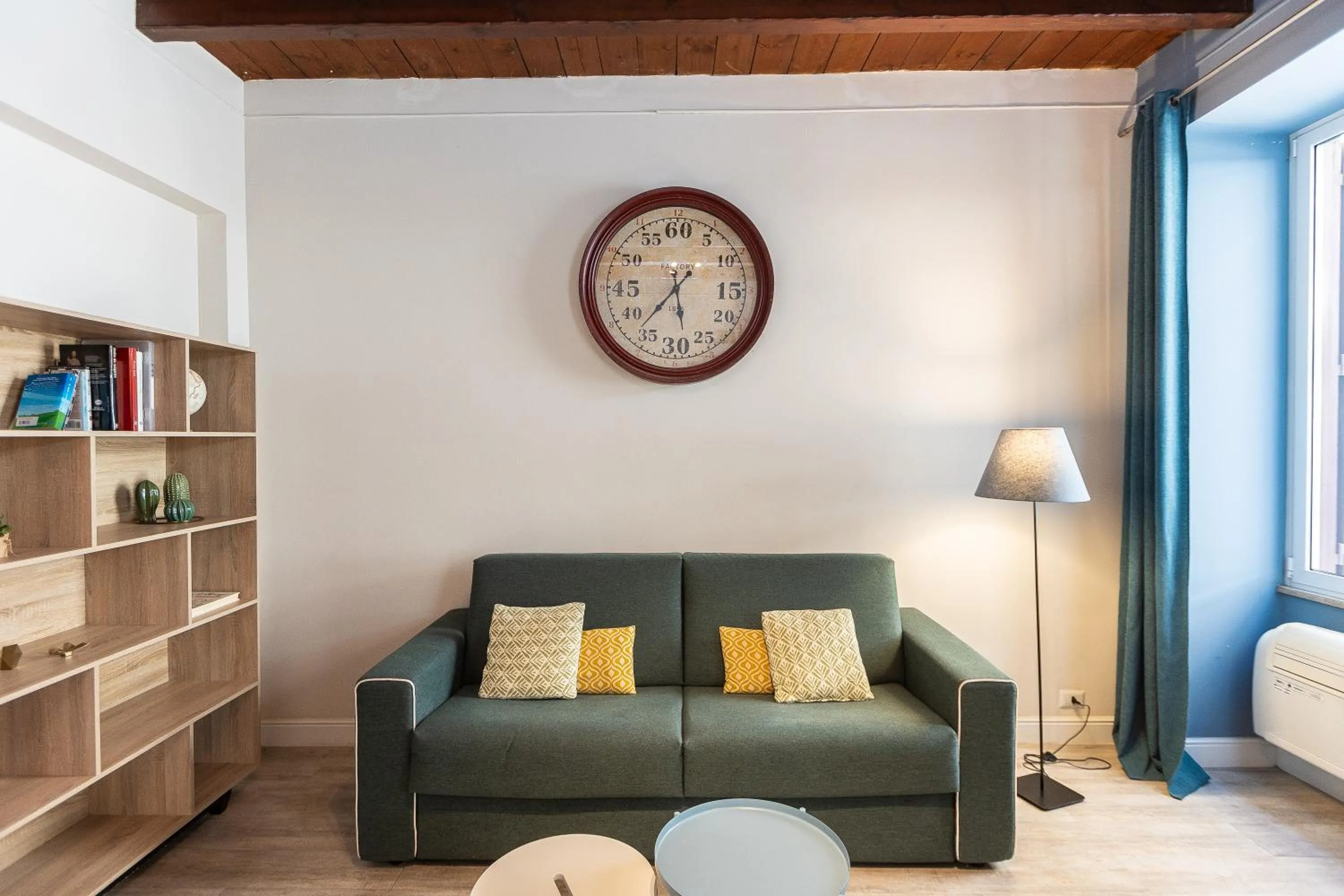 Library in Piazza Navona Lovely Apartment