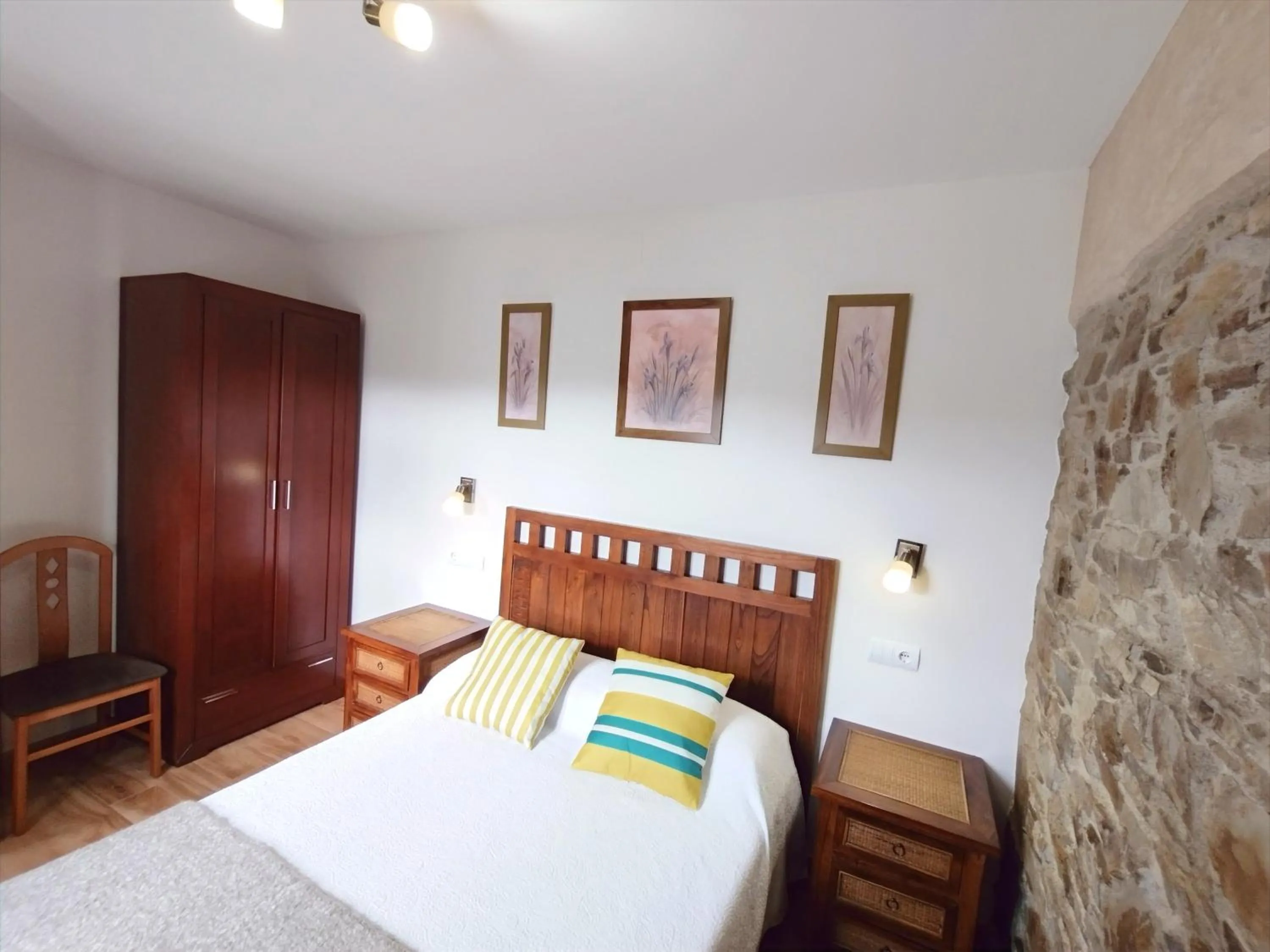 Bedroom, Bed in Apartamentos Navalin