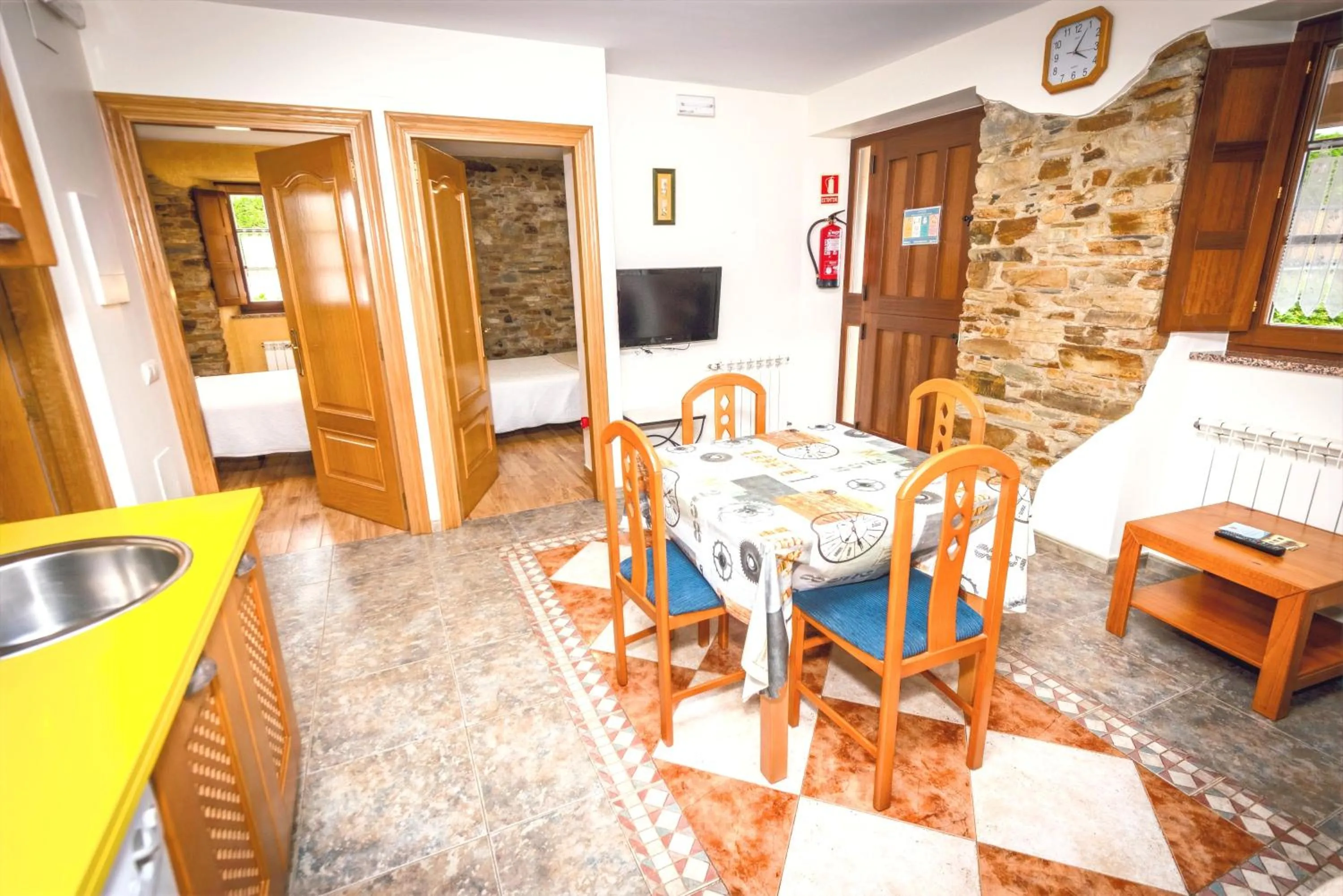 kitchen in Apartamentos Navalin