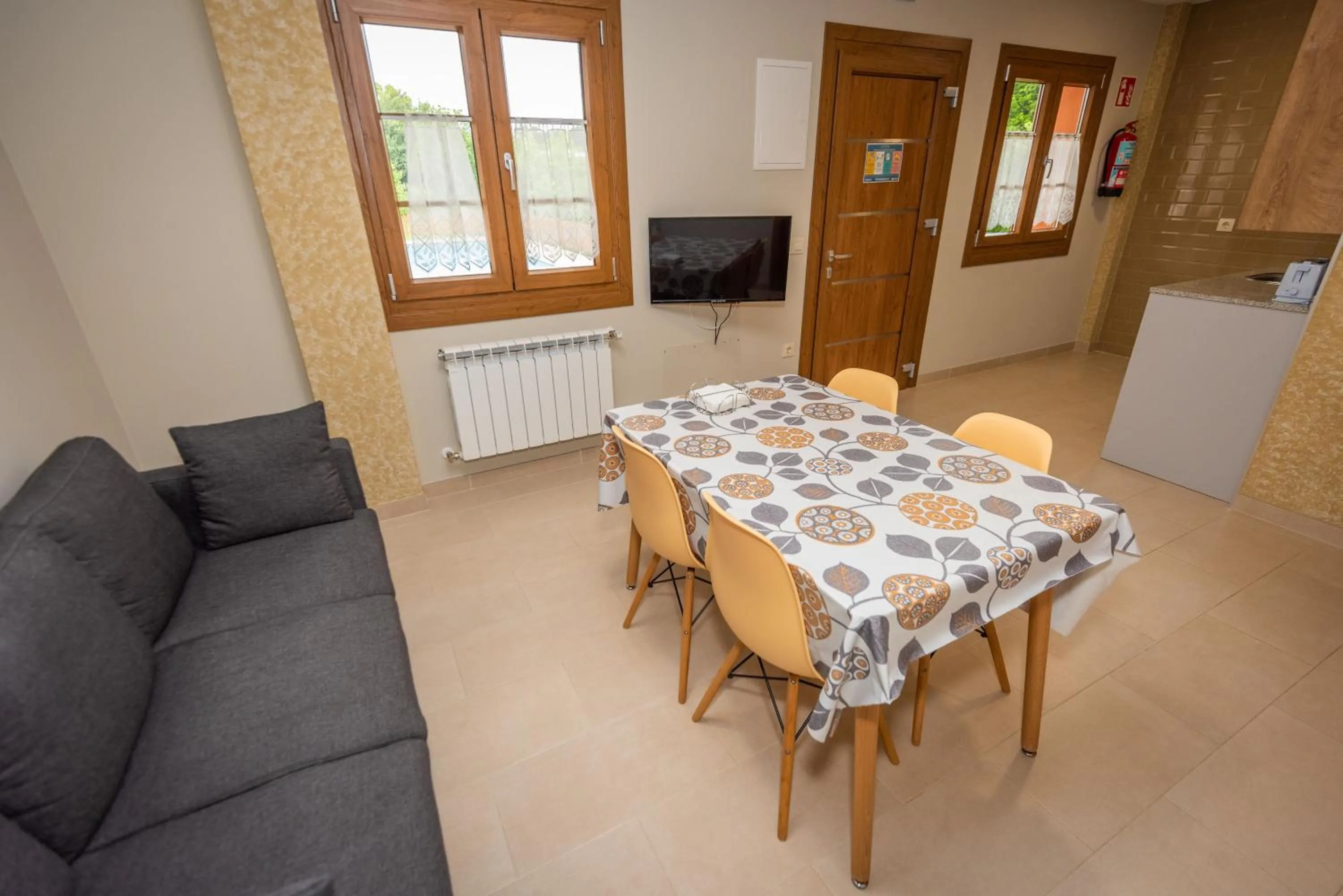 Dining area in Apartamentos Navalin