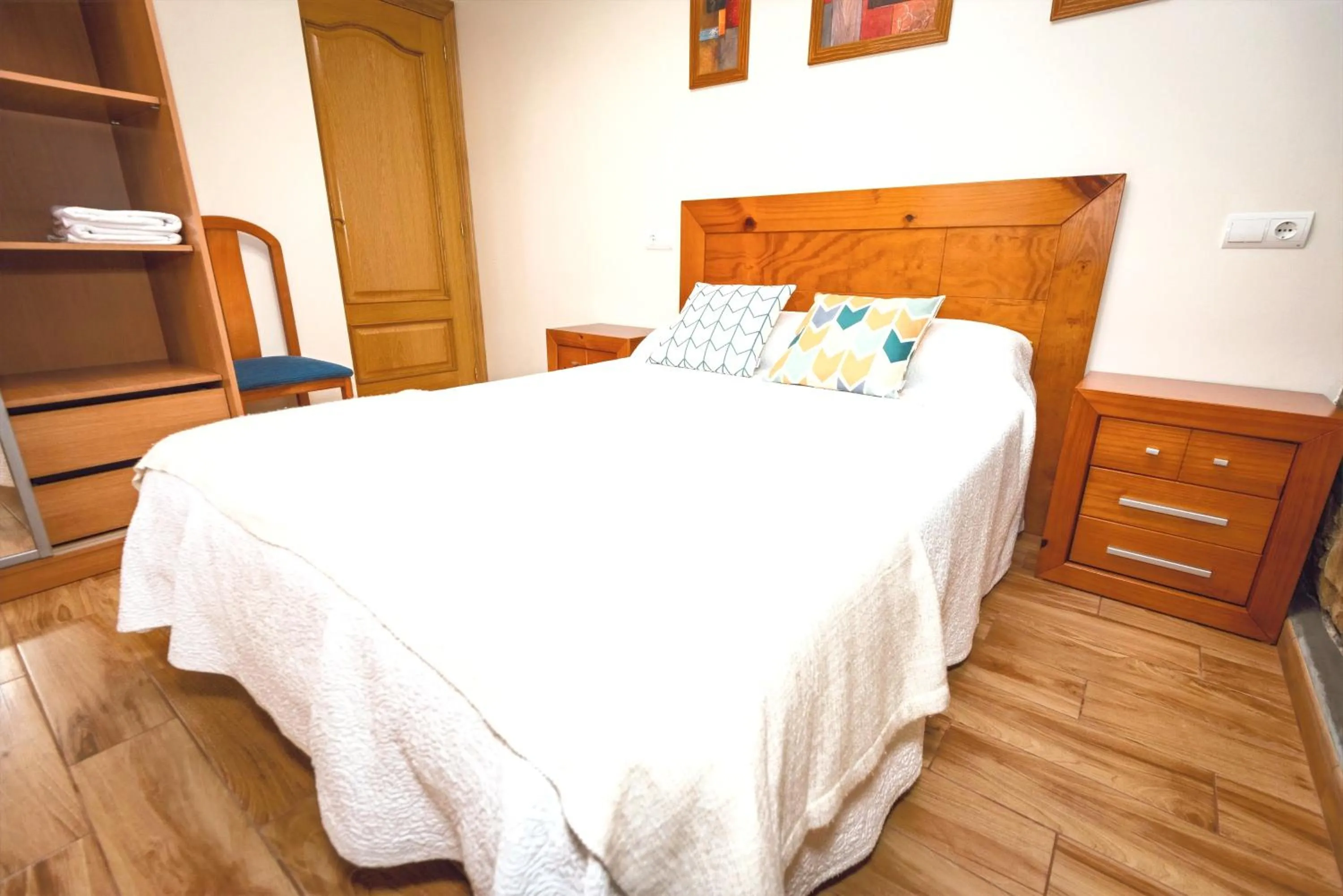 Bedroom, Bed in Apartamentos Navalin