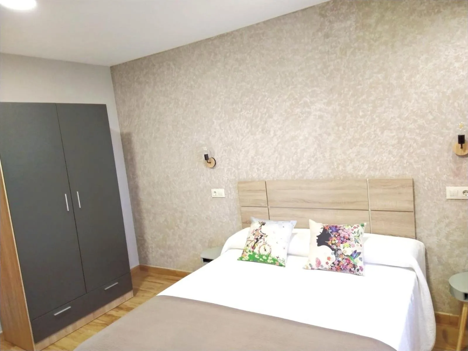 Bed in Apartamentos Navalin