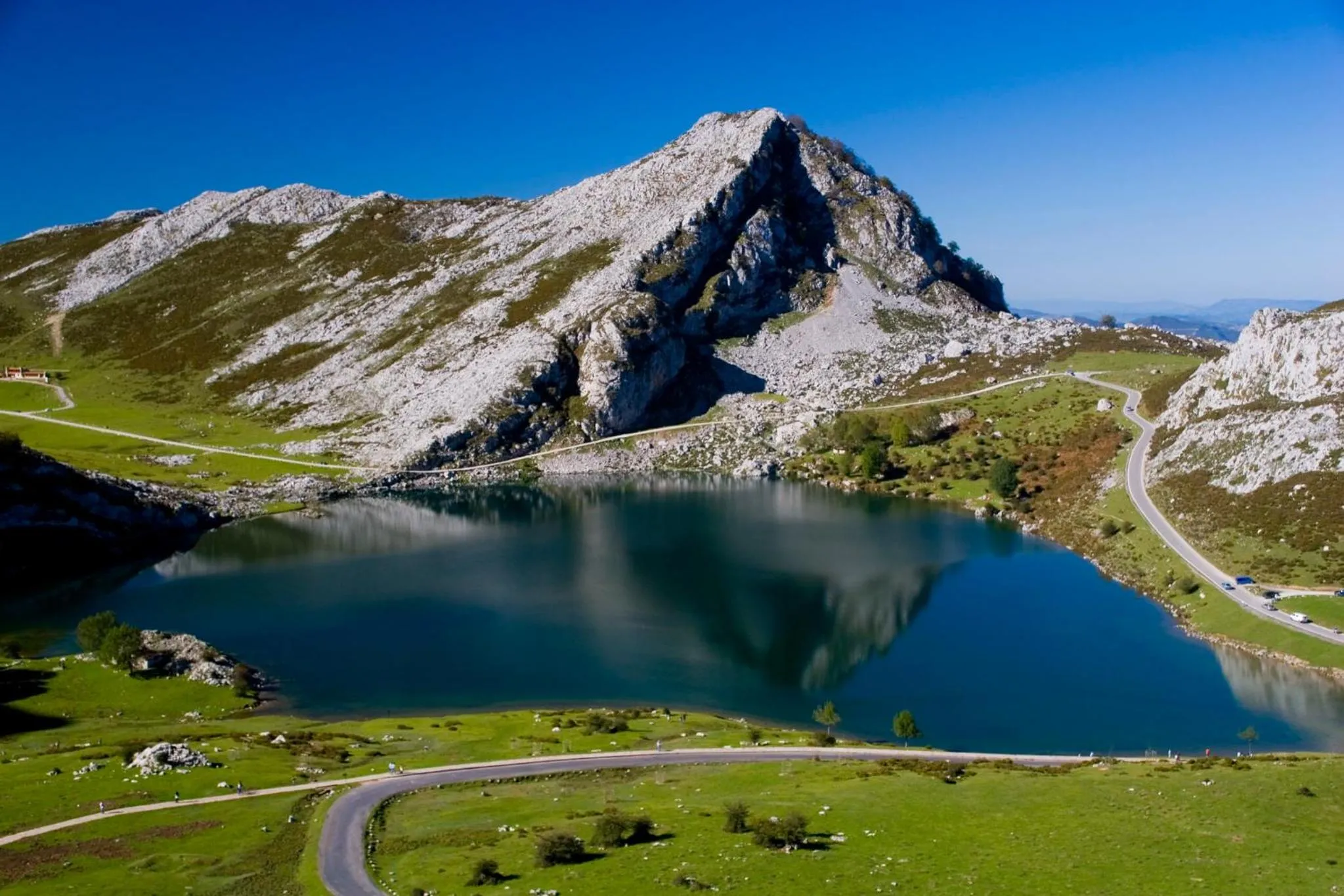 Natural landscape in Apartamentos Navalin