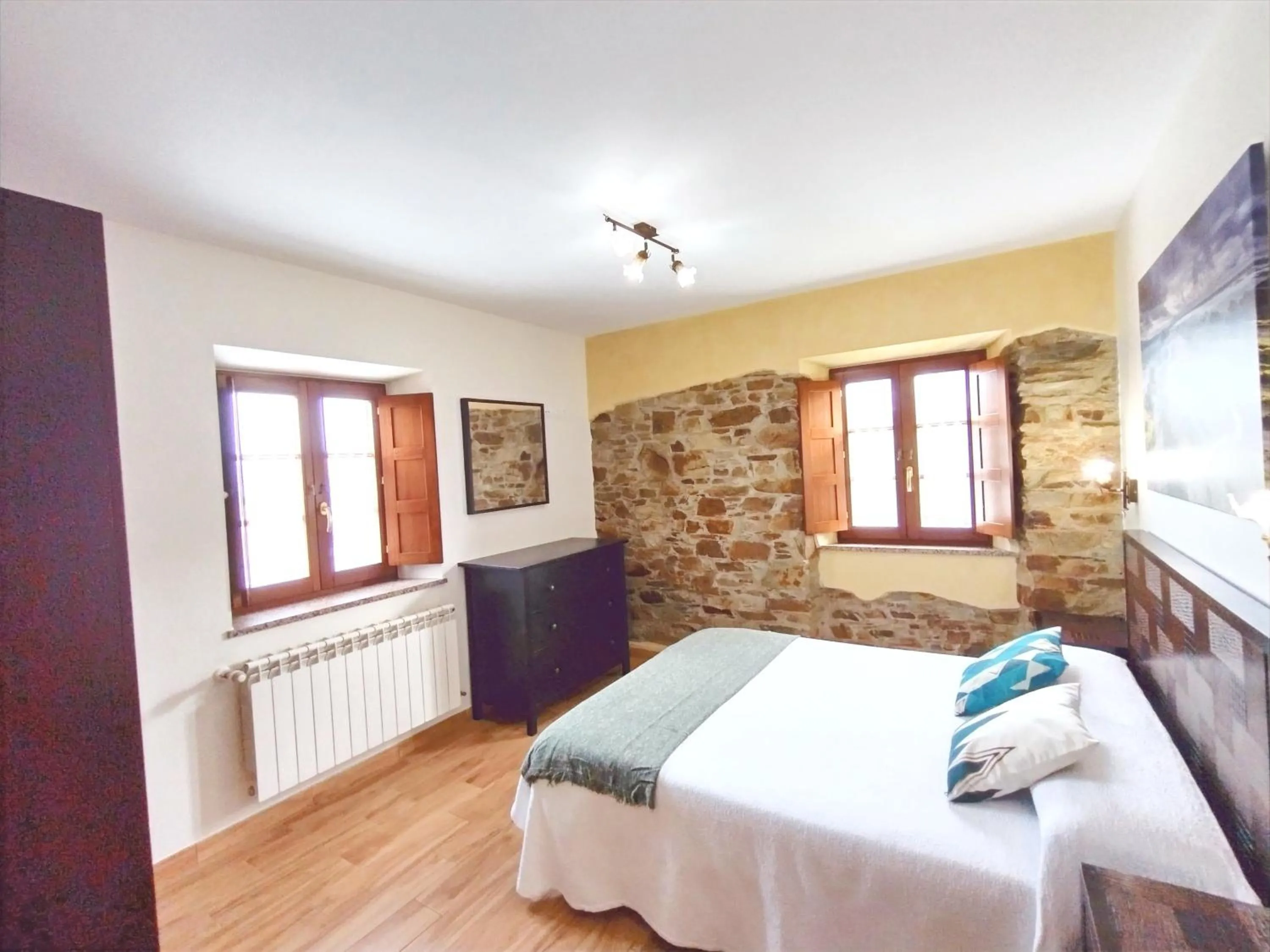 Bedroom, Bed in Apartamentos Navalin