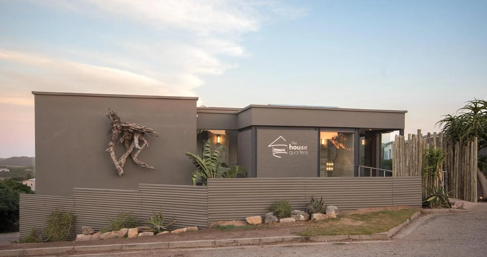 Facade/entrance in The House Quarters