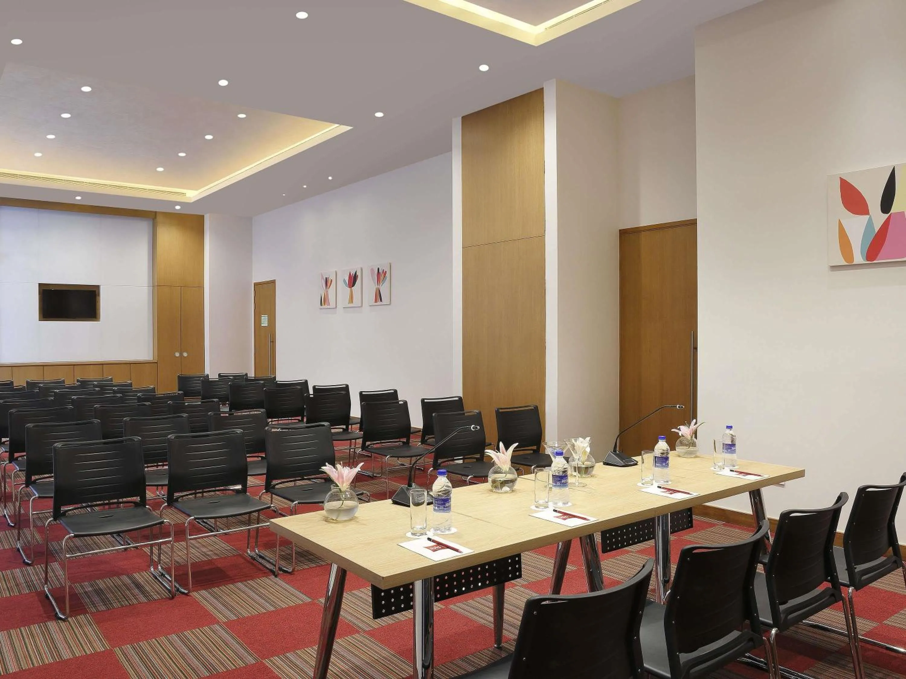 Meeting/conference room in Ibis Chennai OMR - An Accor Brand