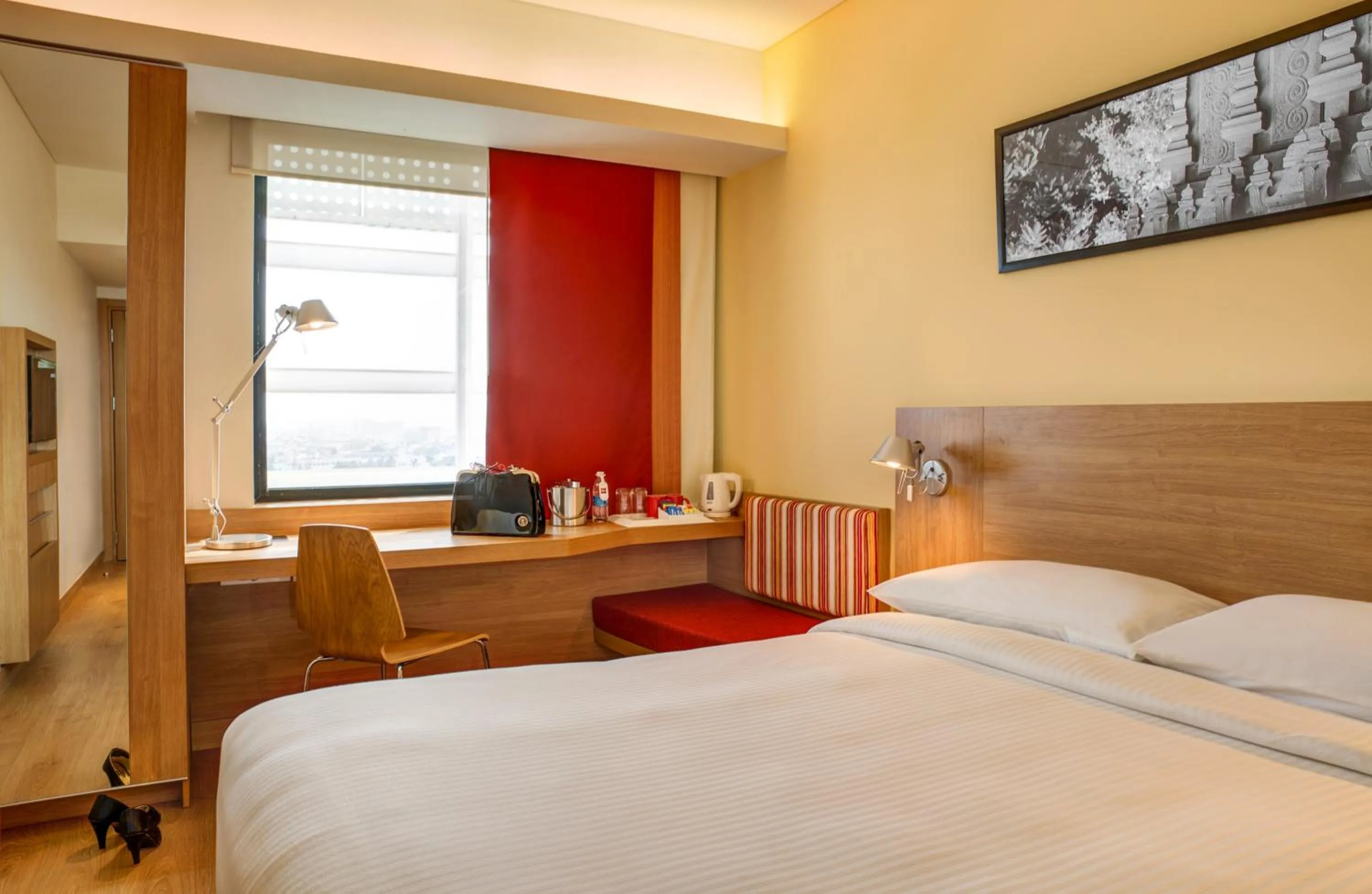 Bedroom, Bed in Ibis Chennai OMR - An Accor Brand