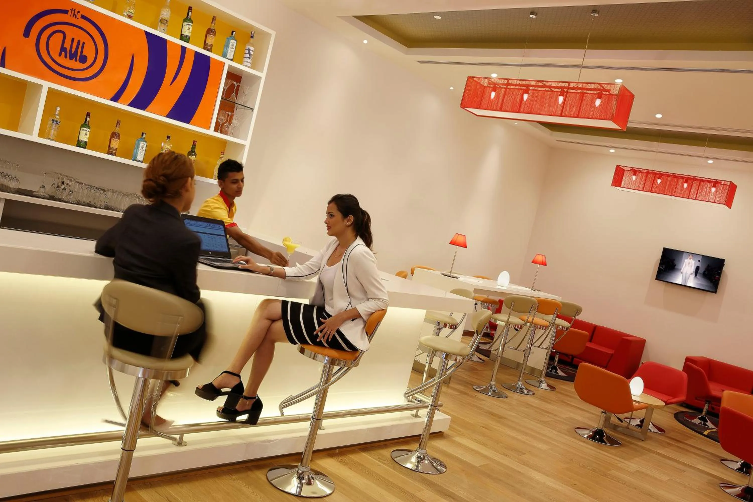 Lounge or bar in Ibis Chennai OMR - An Accor Brand