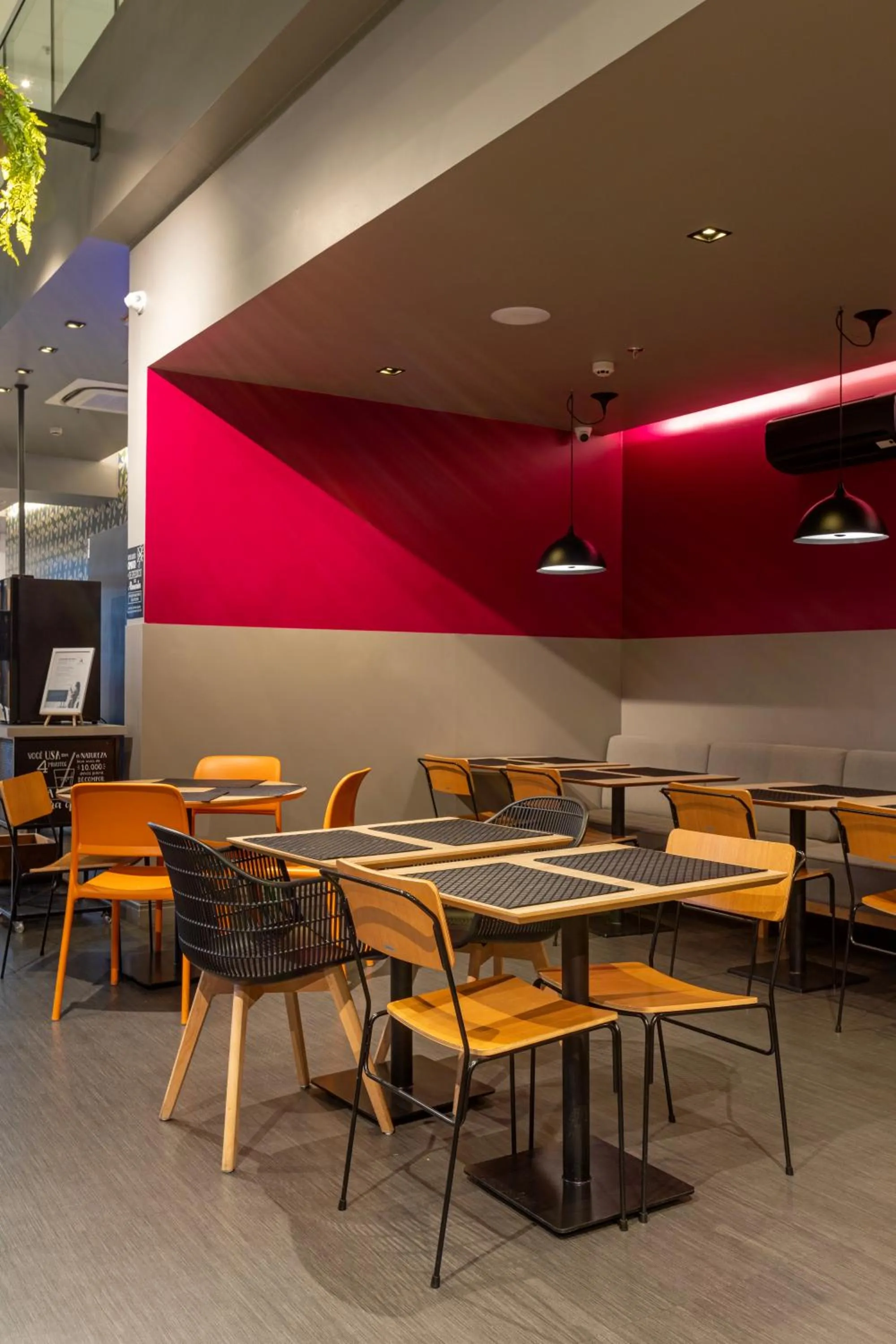 Restaurant/places to eat in Mercure Jundiai Shopping