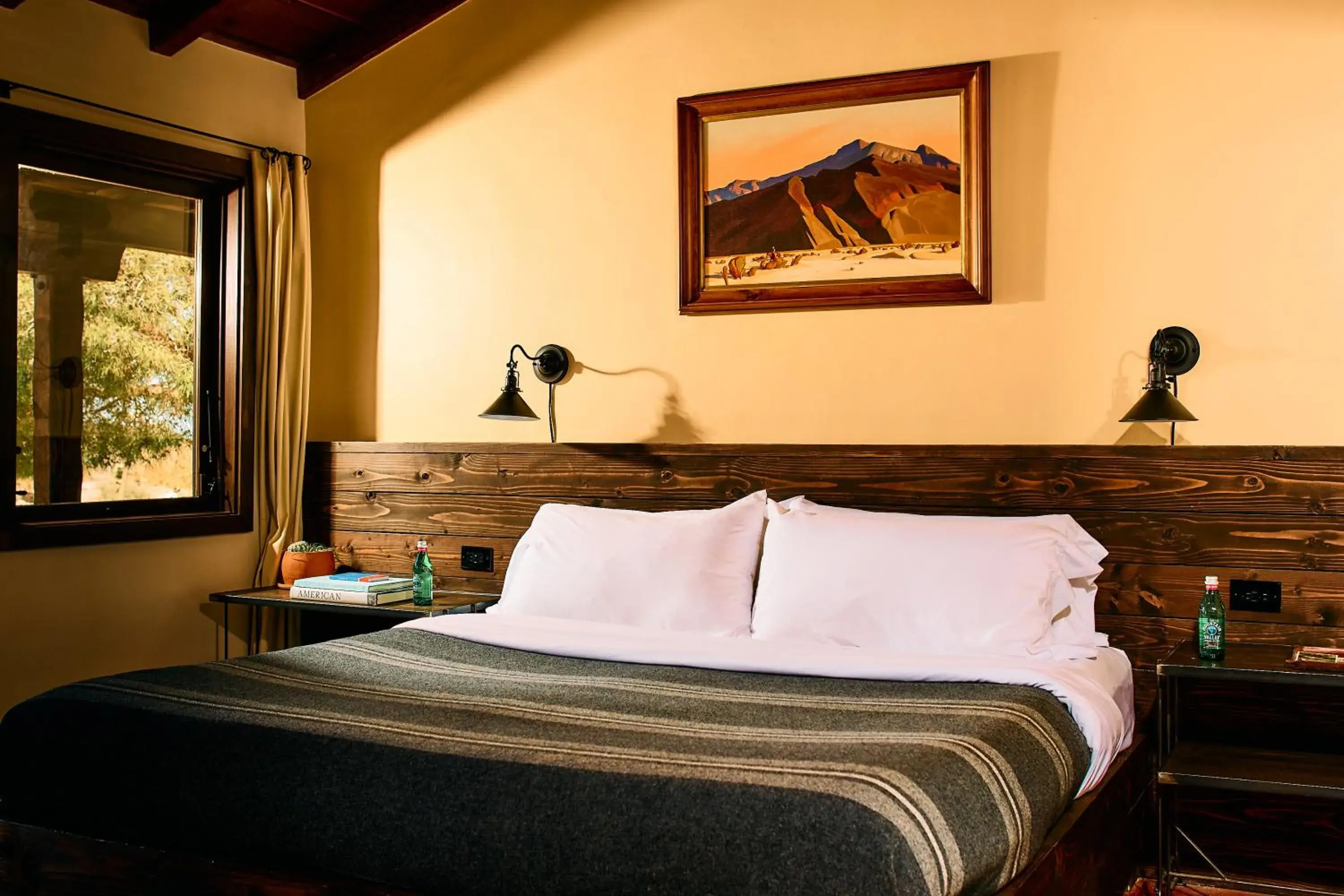 Bed in Pioneertown Motel Bed in Pioneertown Motel