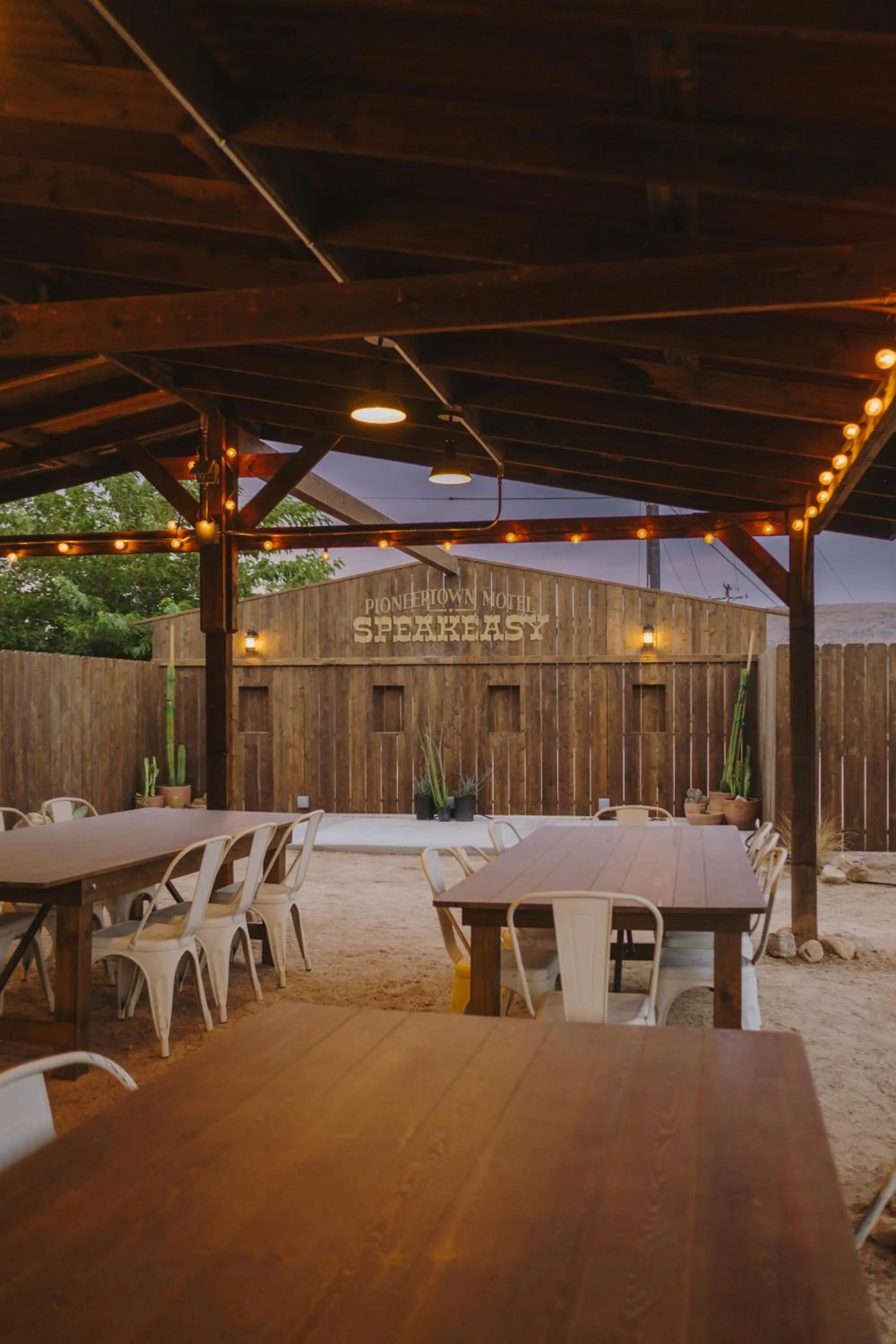 Banquet/Function facilities in Pioneertown Motel