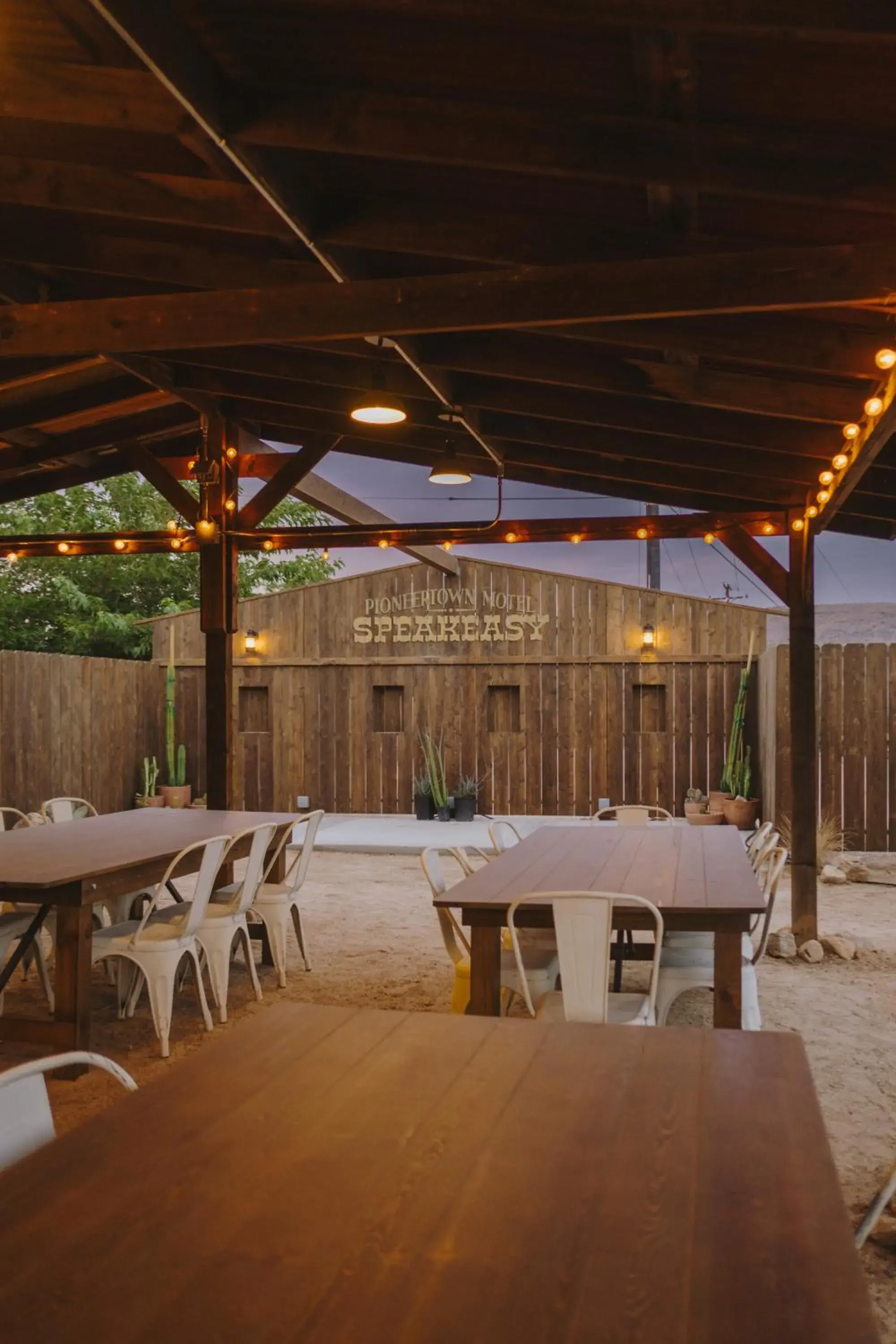 Banquet/Function facilities in Pioneertown Motel Banquet/Function facilities in Pioneertown Motel