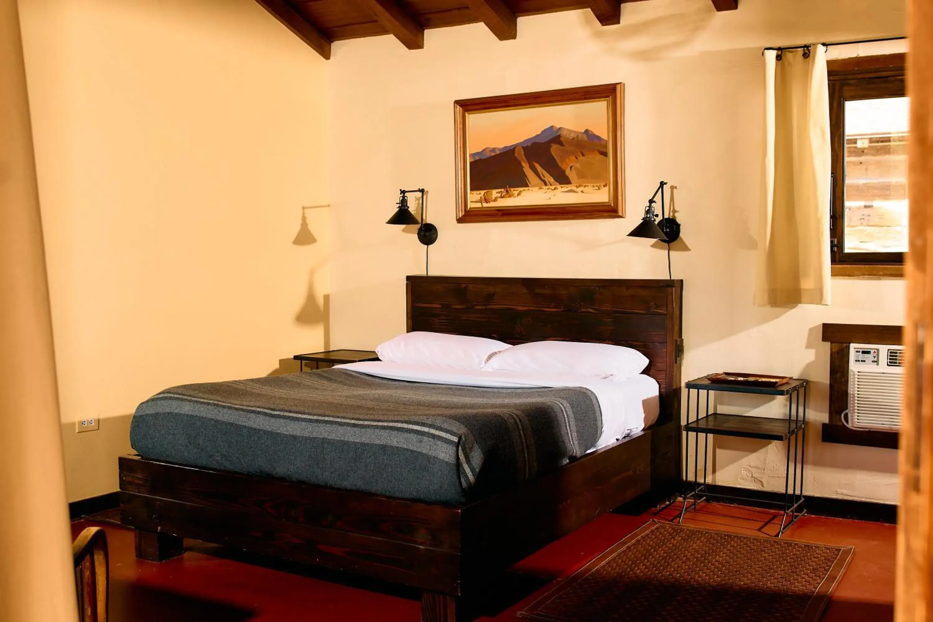 Bed in Pioneertown Motel Bed in Pioneertown Motel