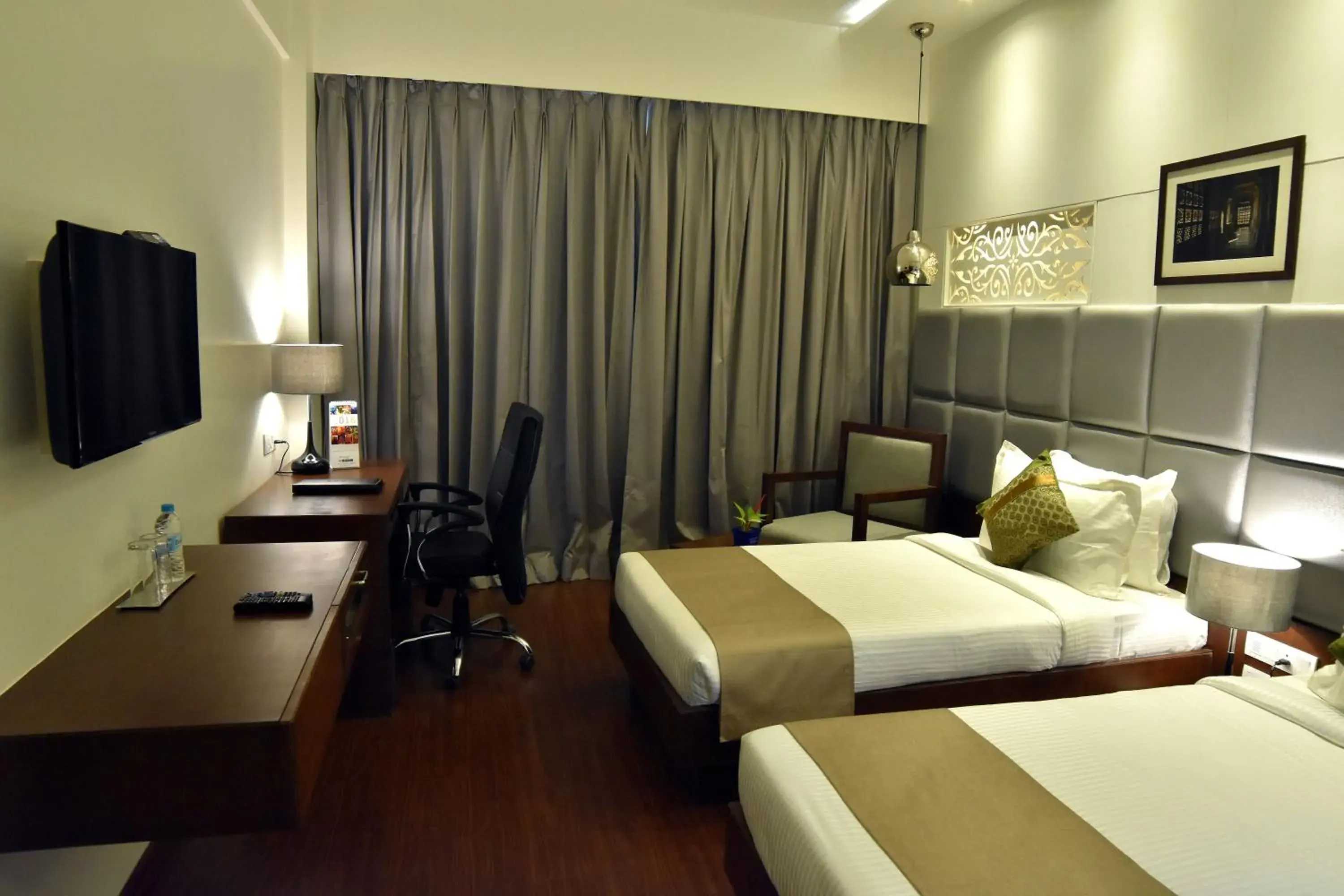 Property building in Comfort Inn Donil Vadodara Property building in Comfort Inn Donil Vadodara